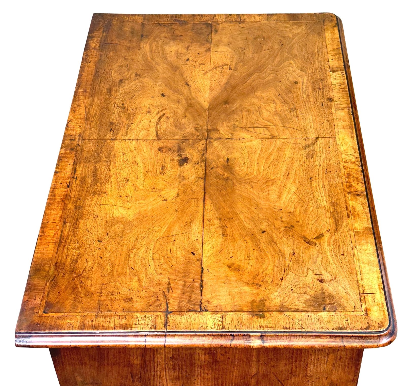 Early 18th Century Georgian Walnut Lowboy (England, Circa 1730) photo vinterior