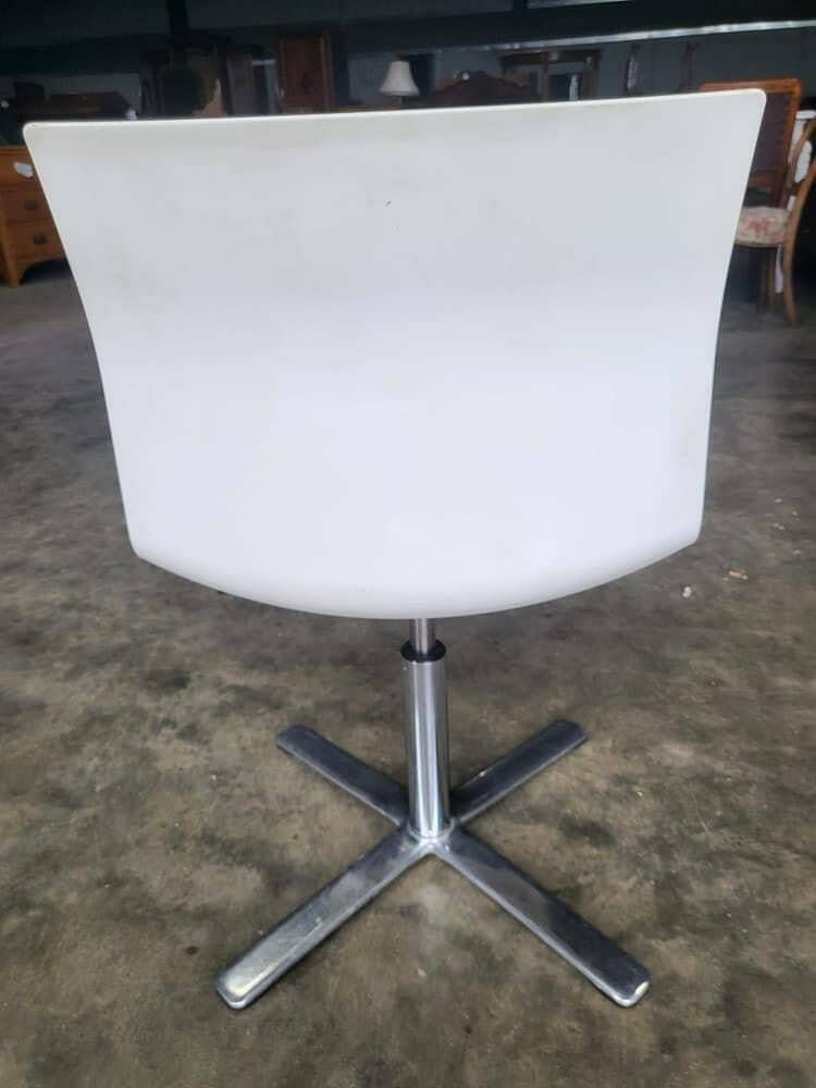 White 70's Style Office Swivel Chair Chrome Star Base photo vintage