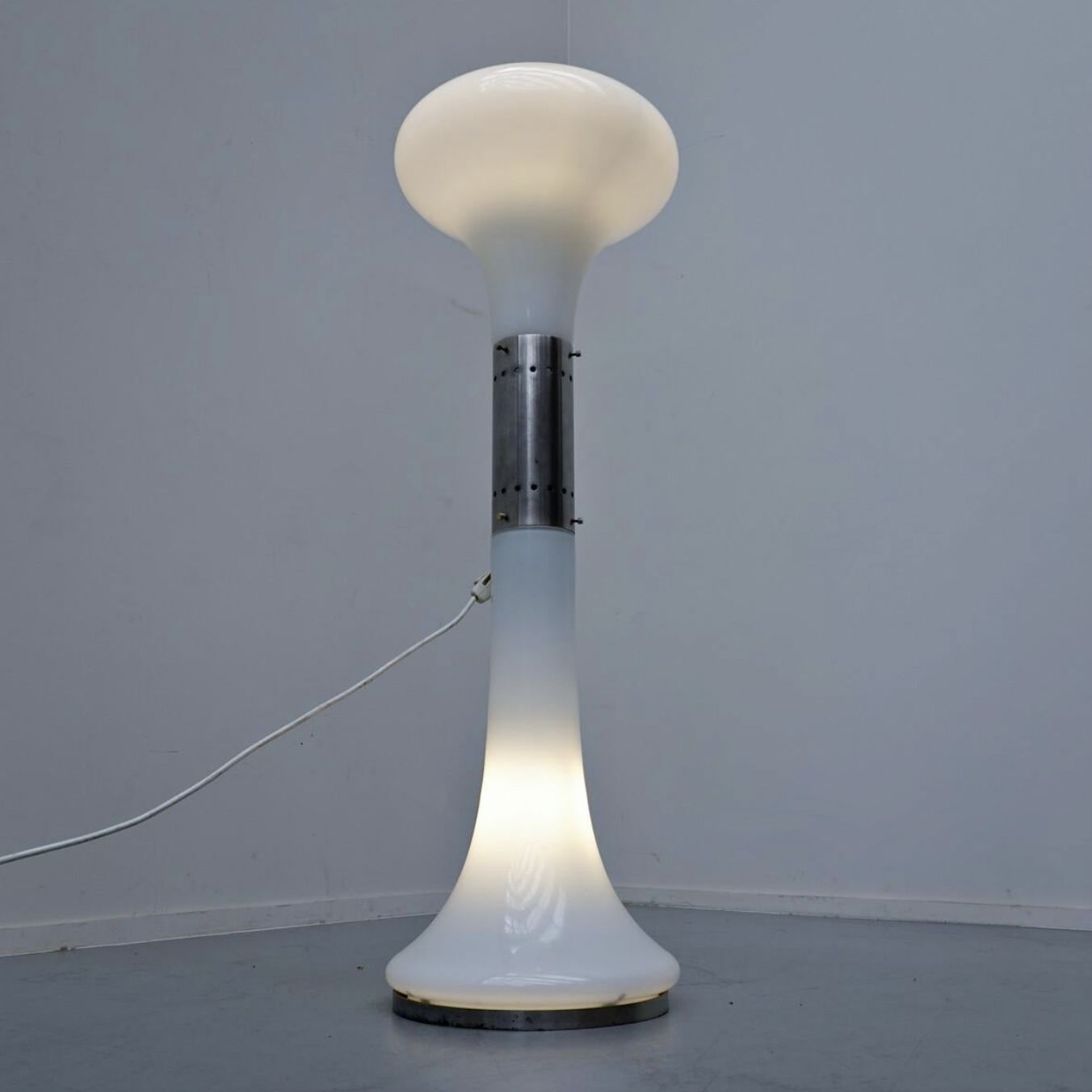 Mid Century Modern Floor Lamp Model ‘Soffiato’ By Carlo Nason For Mazzega, 1960s photo vinterior
