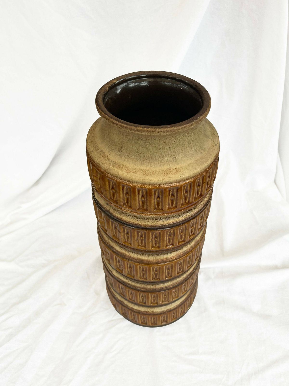 photo furniture Large Five Rimmed Geometric West German Pottery Floor Vase In Cream, Ochre, Brown And Earthy Tones From Scheurich, 1970s 238 40