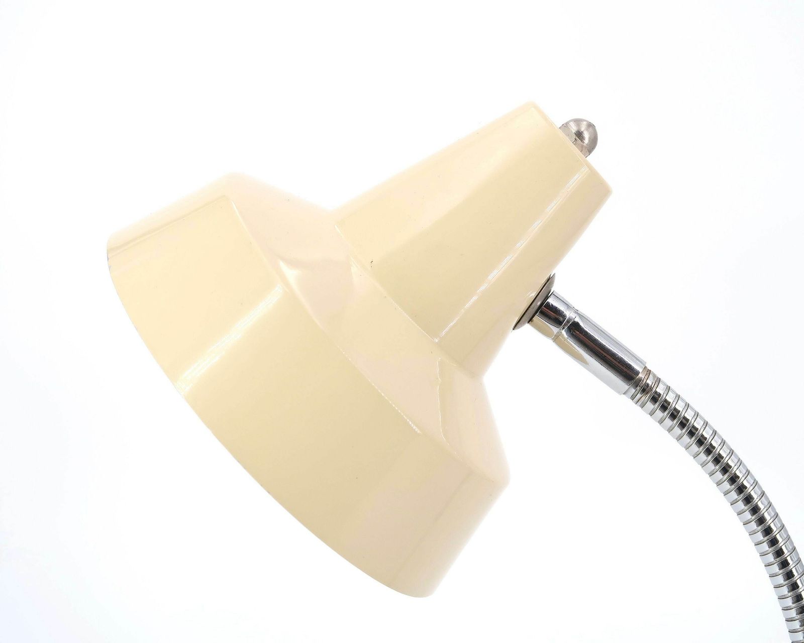 Franse Gelede Beige Bureaulamp, Ca. Jaren 1950 / Vintage, Kinderkamer, Tafelverlichting photo vinterior