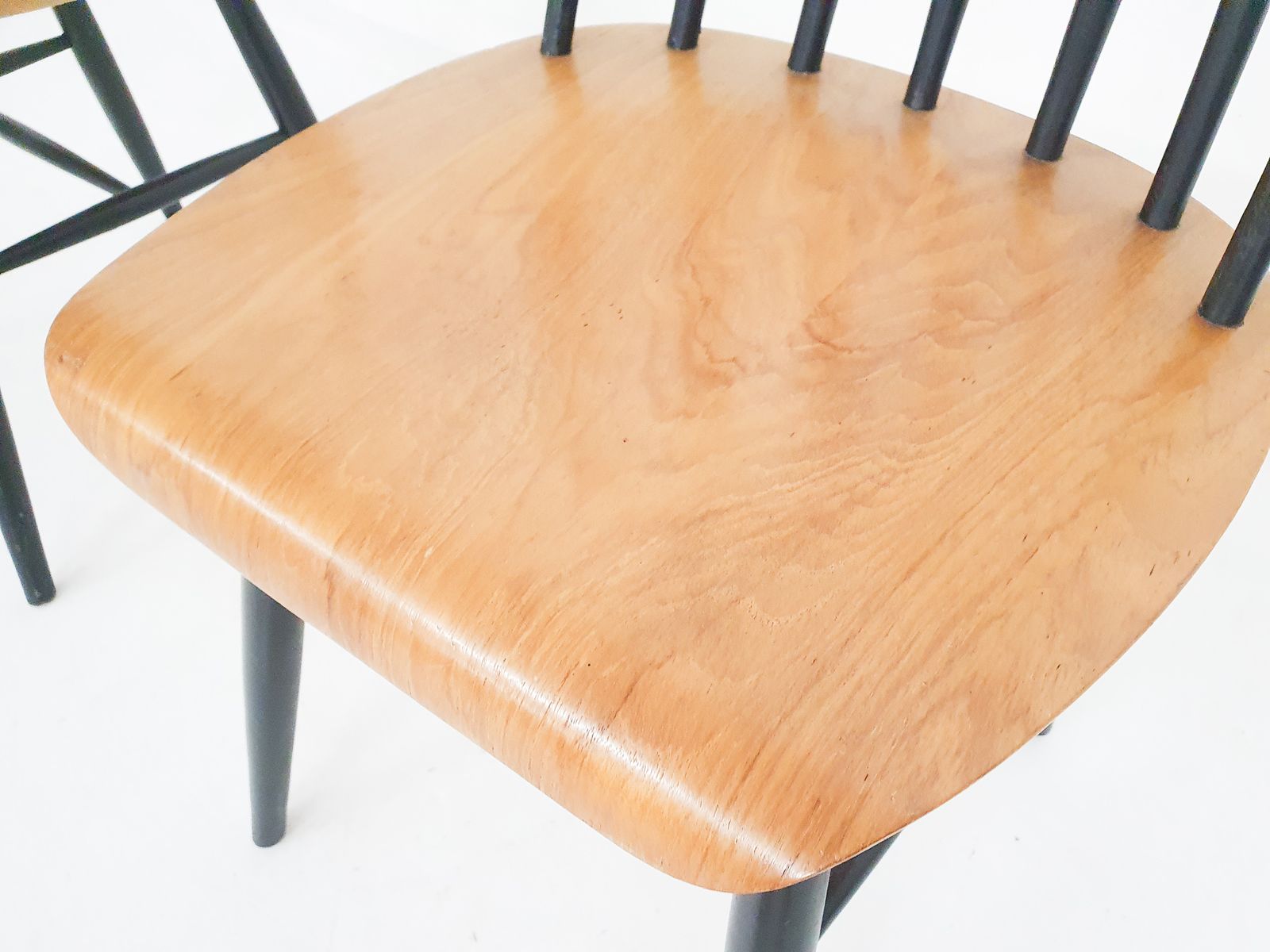 Set Van Twee Stoelen Met Spijlenrug, Nederland, Ca. Jaren 1960 photo 299.0