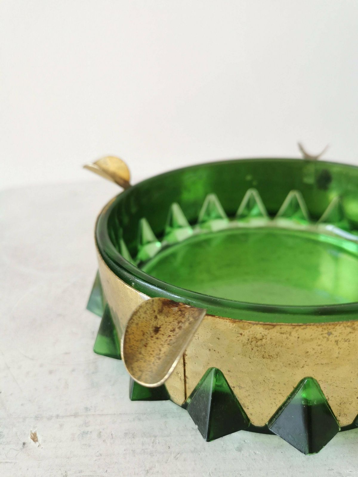 Vintage Green And Gold Crystal Ashtray / Mid Century Modern Glass Round Ashtray 1960s photo furniture
