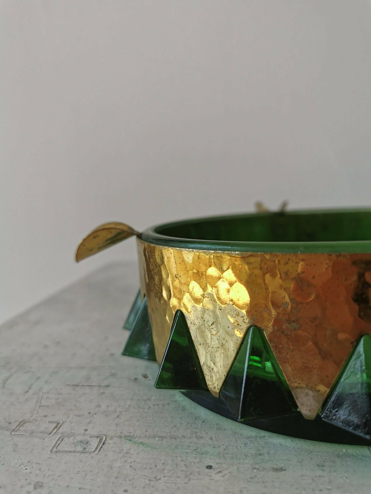 Vintage Green And Gold Crystal Ashtray / Mid Century Modern Glass Round Ashtray 1960s photo buy
