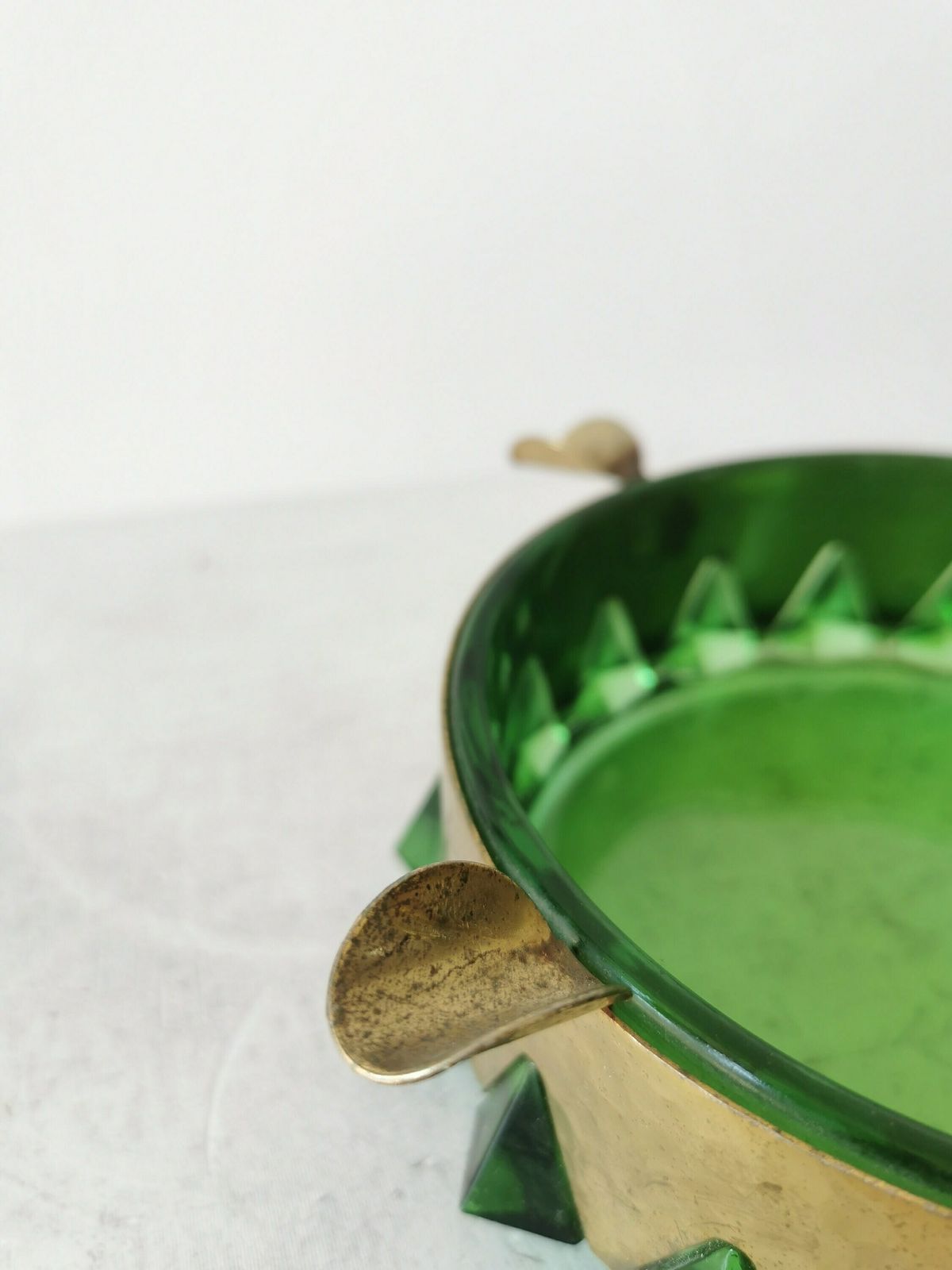 photo furniture Vintage Green And Gold Crystal Ashtray / Mid Century Modern Glass Round Ashtray 1960s