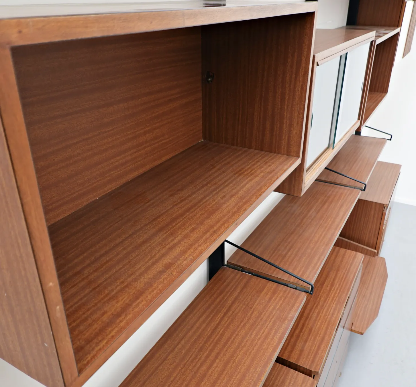 photo for sale Mid Century Modern Italian Wall Unit Model ”Urio” By Ico Parisi For Mim, 1960s