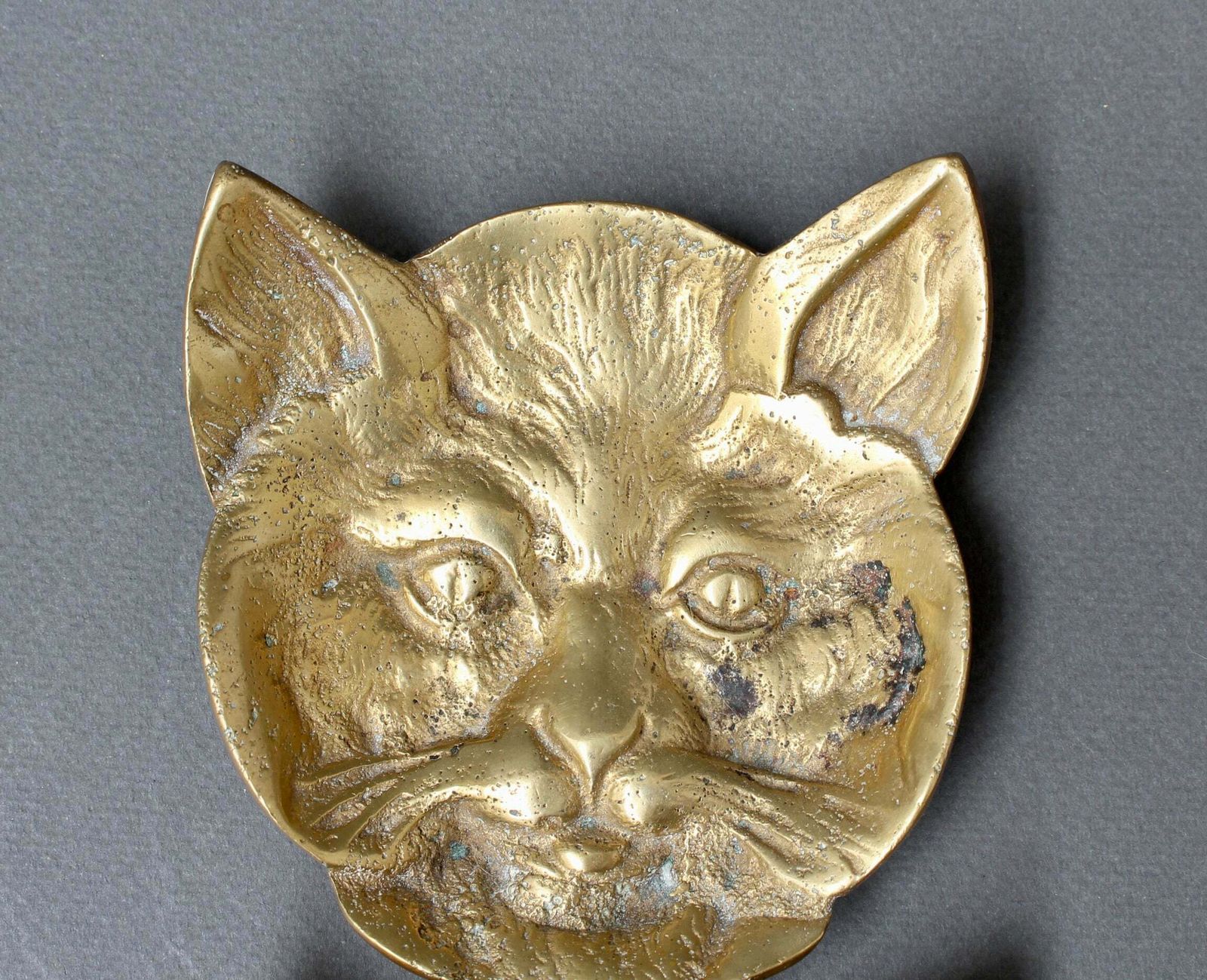 photo for sale Pair Of Feline Brass Dishes (20th Century)