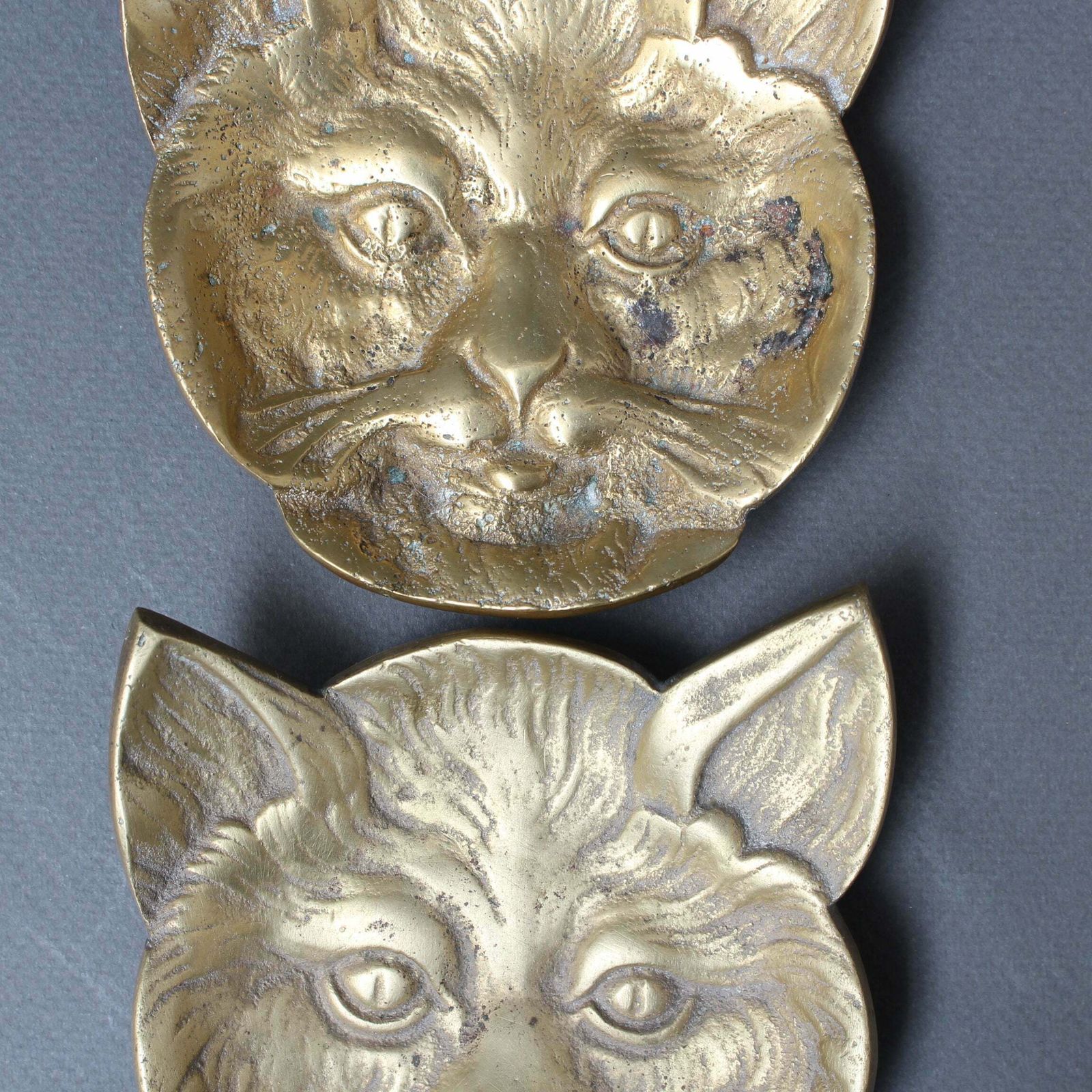 Art Pair Of Feline Brass Dishes (20th Century) photo