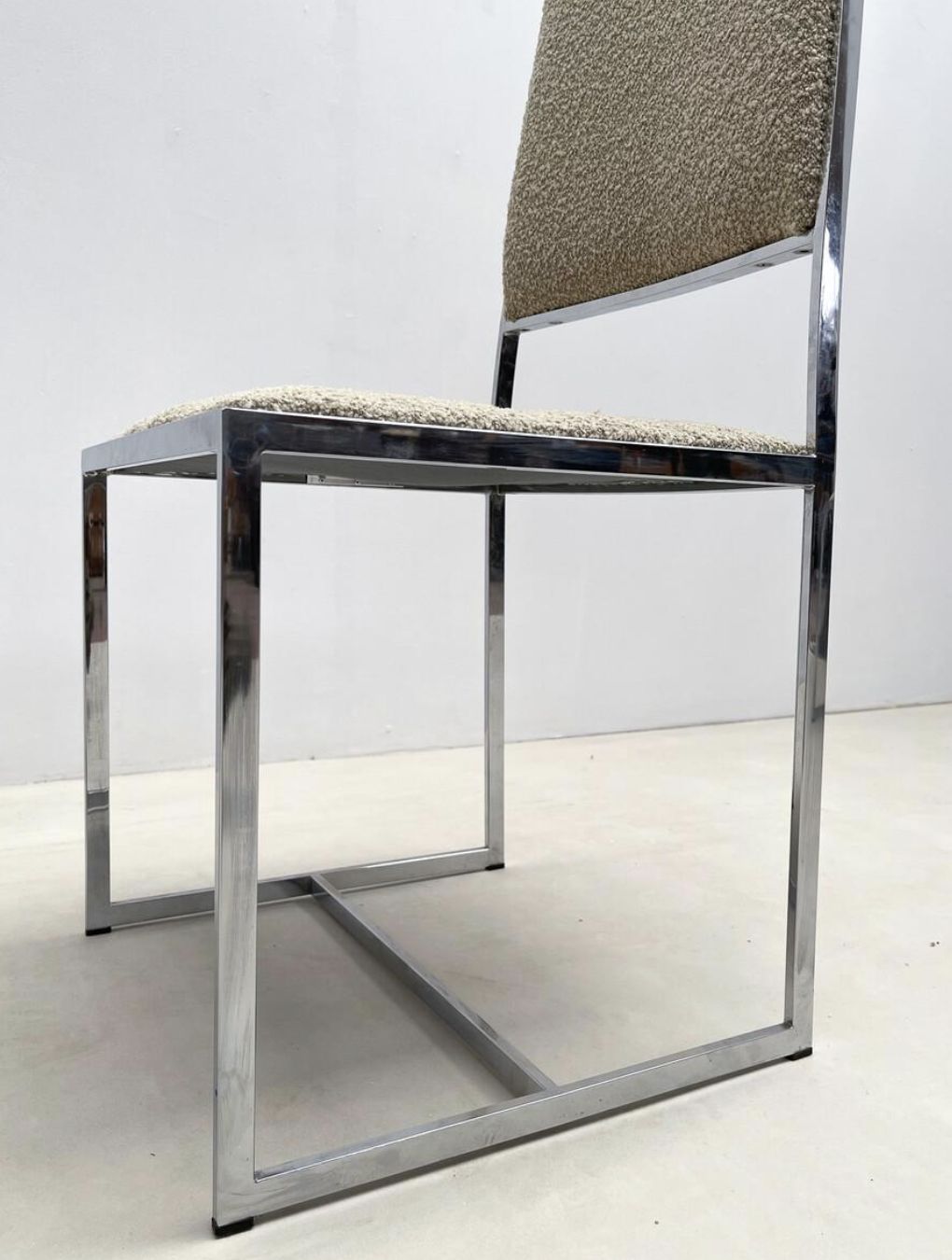 photo furniture Mid Century Modern Set Of 5 Chairs Willy Rizzo Style, Chrome And Boucle Fabric