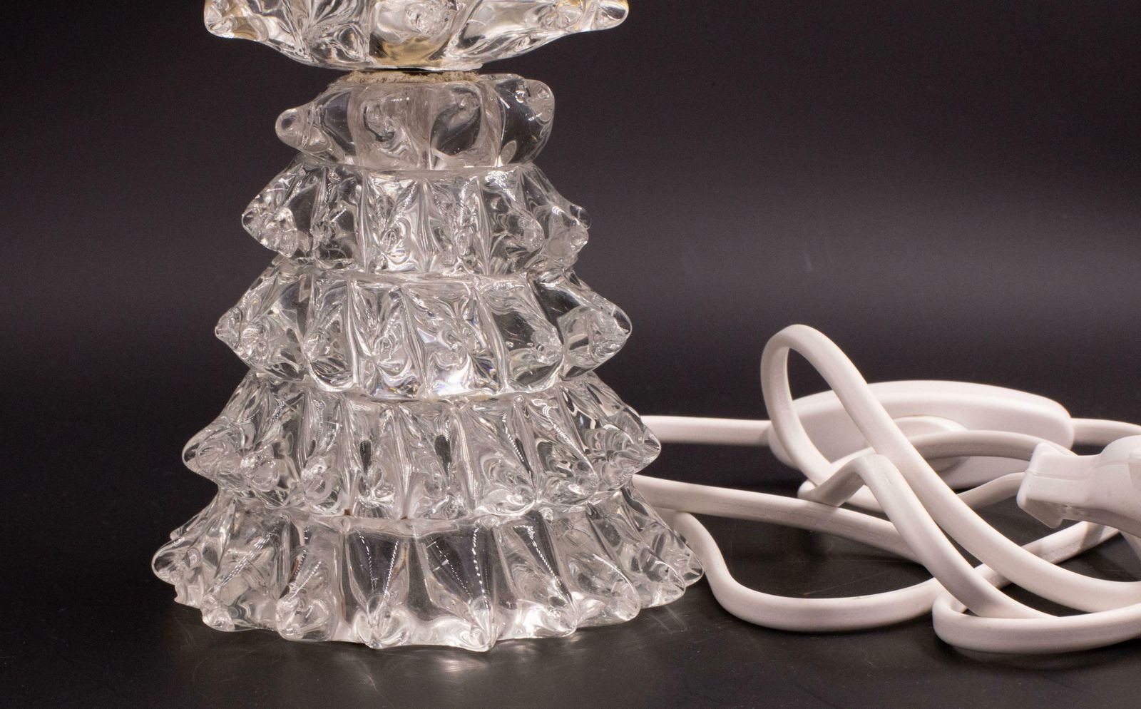 photo furniture Elegant Table Lamp In Rostrato Murano Glass Vase For Barovier & Toso, 1940s