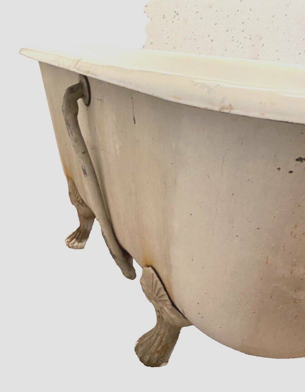 Enameled Cast Iron Bathtub With Claw Feet 20th Century photo Garden Decor
