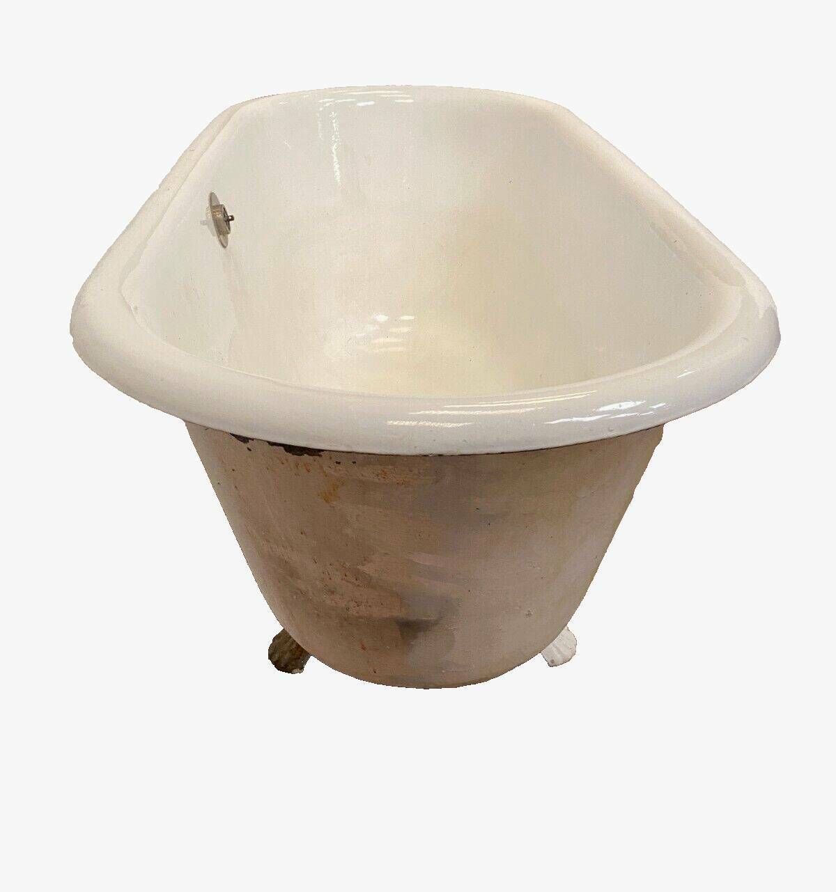 photo furniture Enameled Cast Iron Bathtub With Claw Feet 20th Century