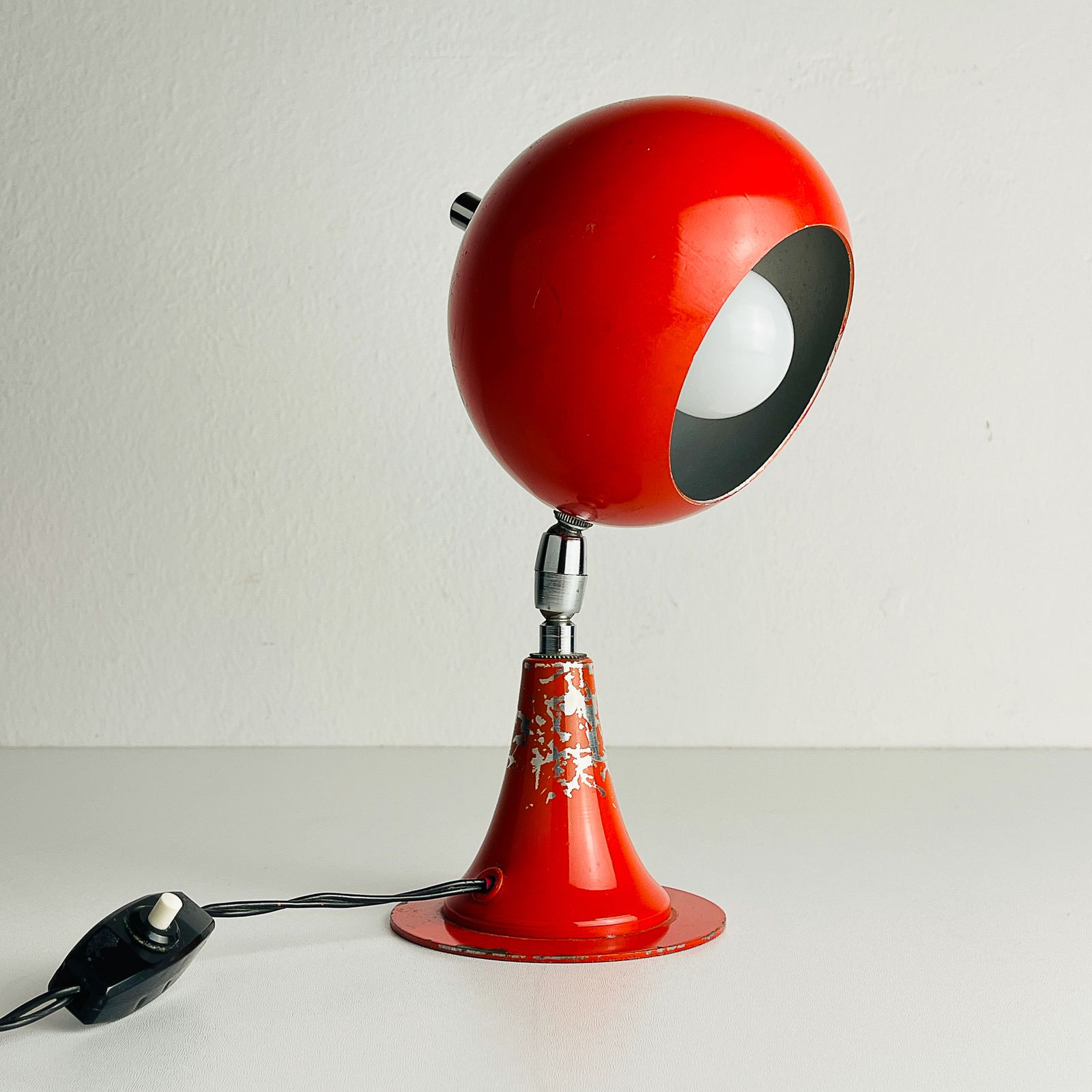 Vintage Red Metal Desk Lamp Eyeball Italy 1970s photo Lighting