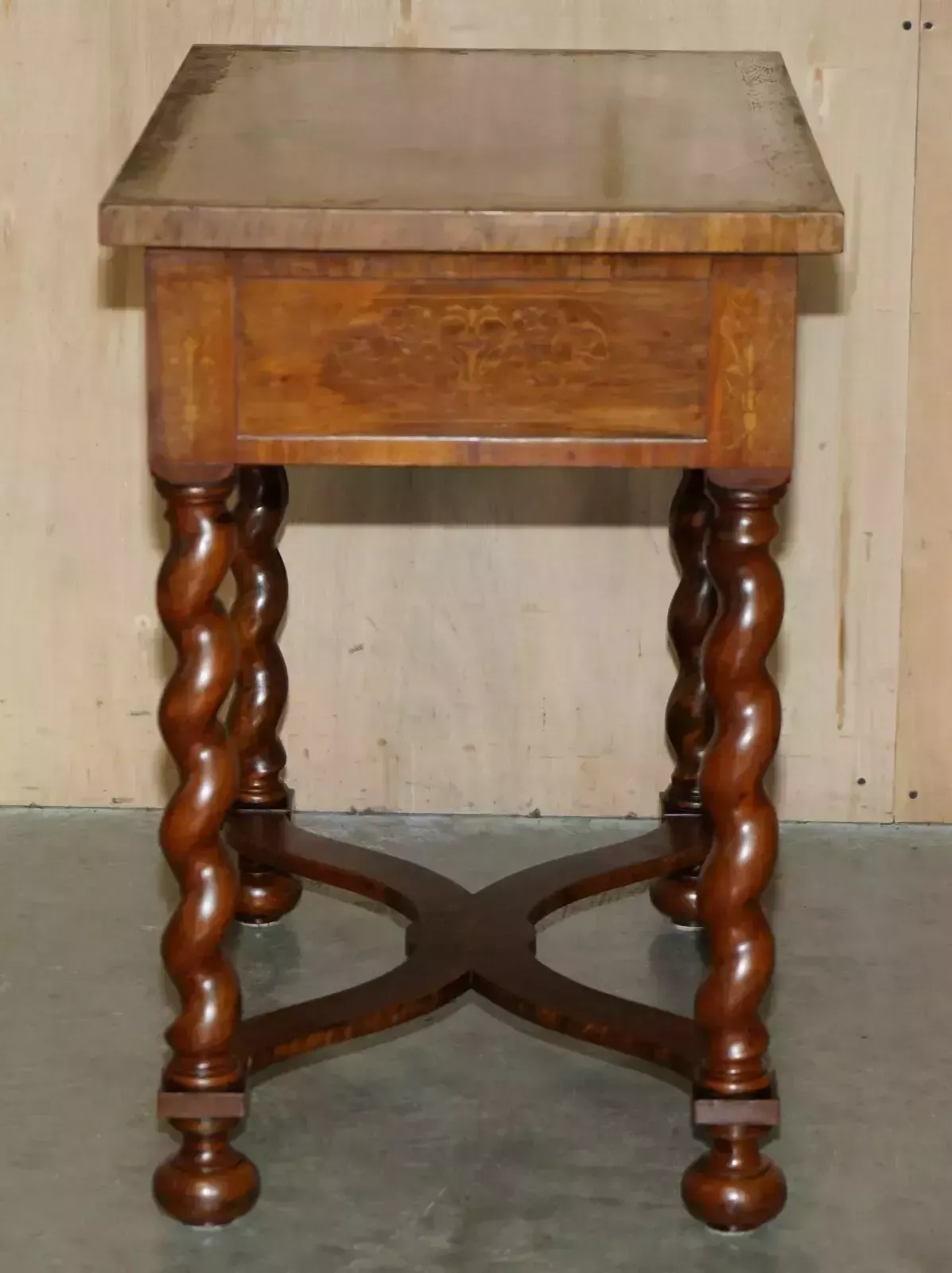 photo vintage Antique William & Mary Style Restored Seaweed Marquetry Single Drawer Table Desk