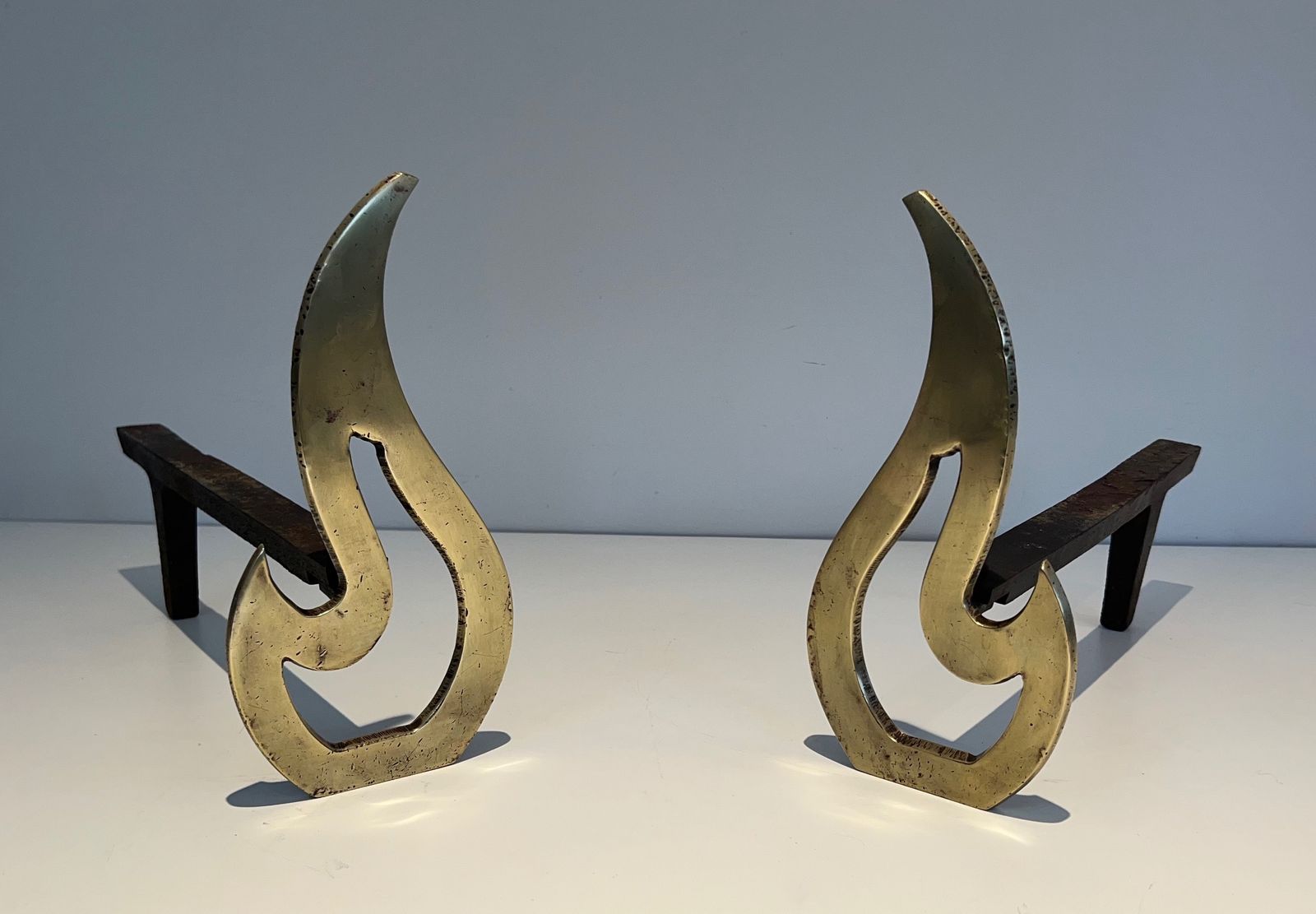 980.0 Pair Of Flame Andirons In Brass photo