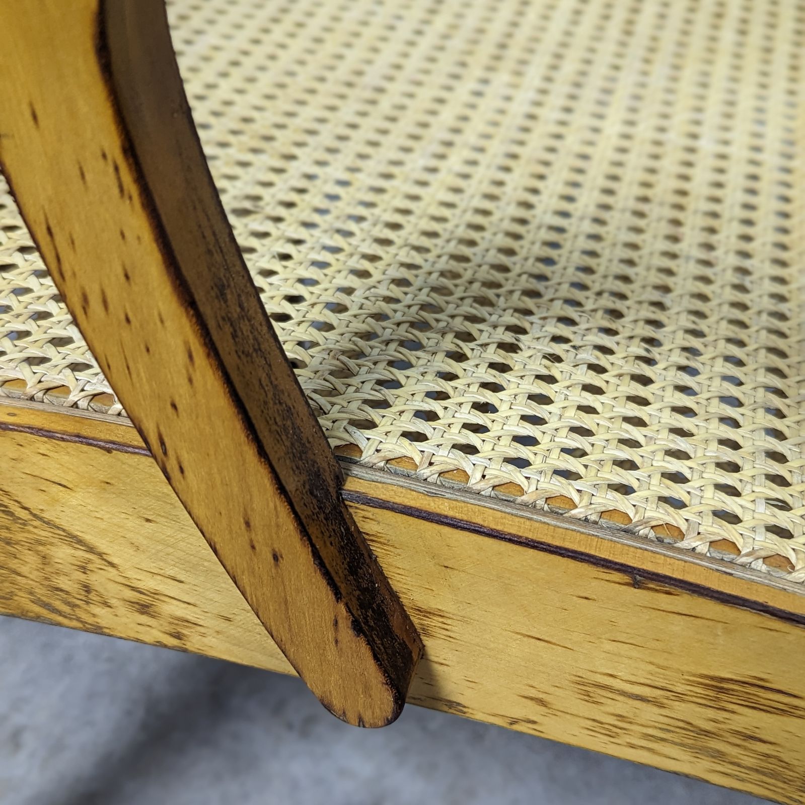 photo furniture 1940s Wood And Rattan Sun Lounger