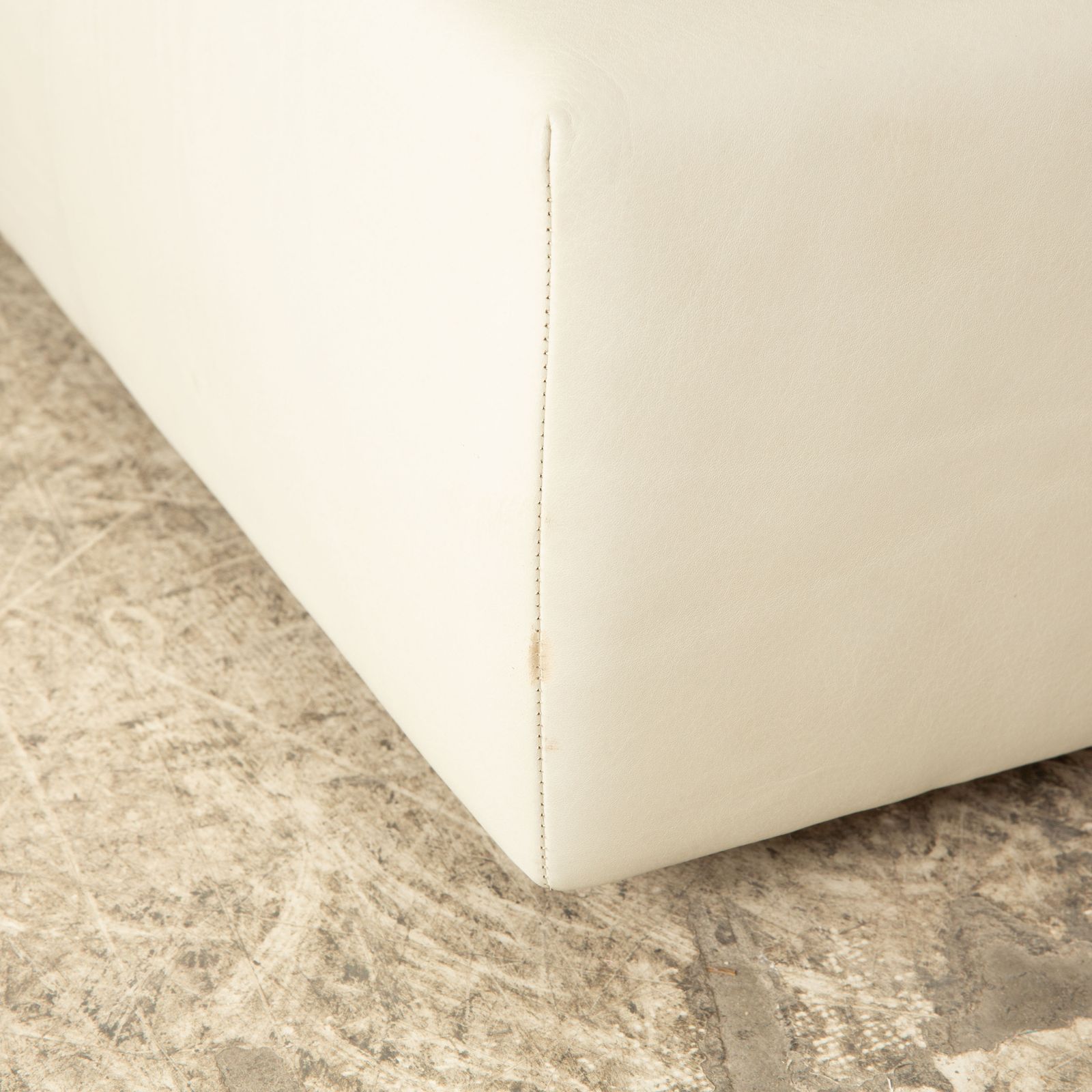 Fauteuil FSM Square Up en cuir blanc et gris, fonction manuelle photo Mobilier
