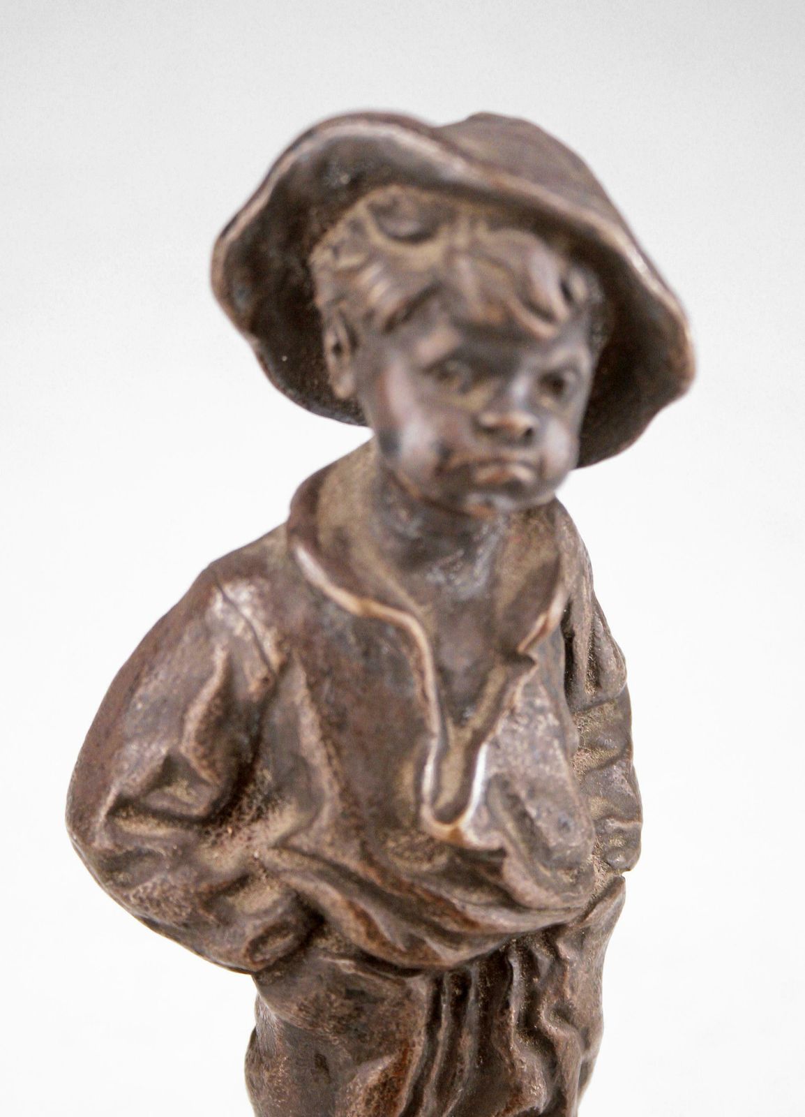 Belle époque French Bronze Sculpture Of A Boy With Overall And A Hat By Louis Kley photo vinterior