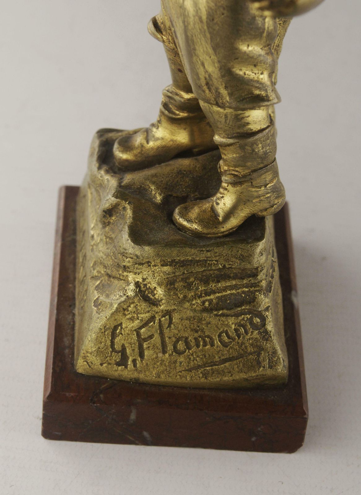 Early 20th Century Belle époque French Gilt Bronze Sculpture Of Boy Playing The Hunter Kamarad By Georges Flamand photo vinterior