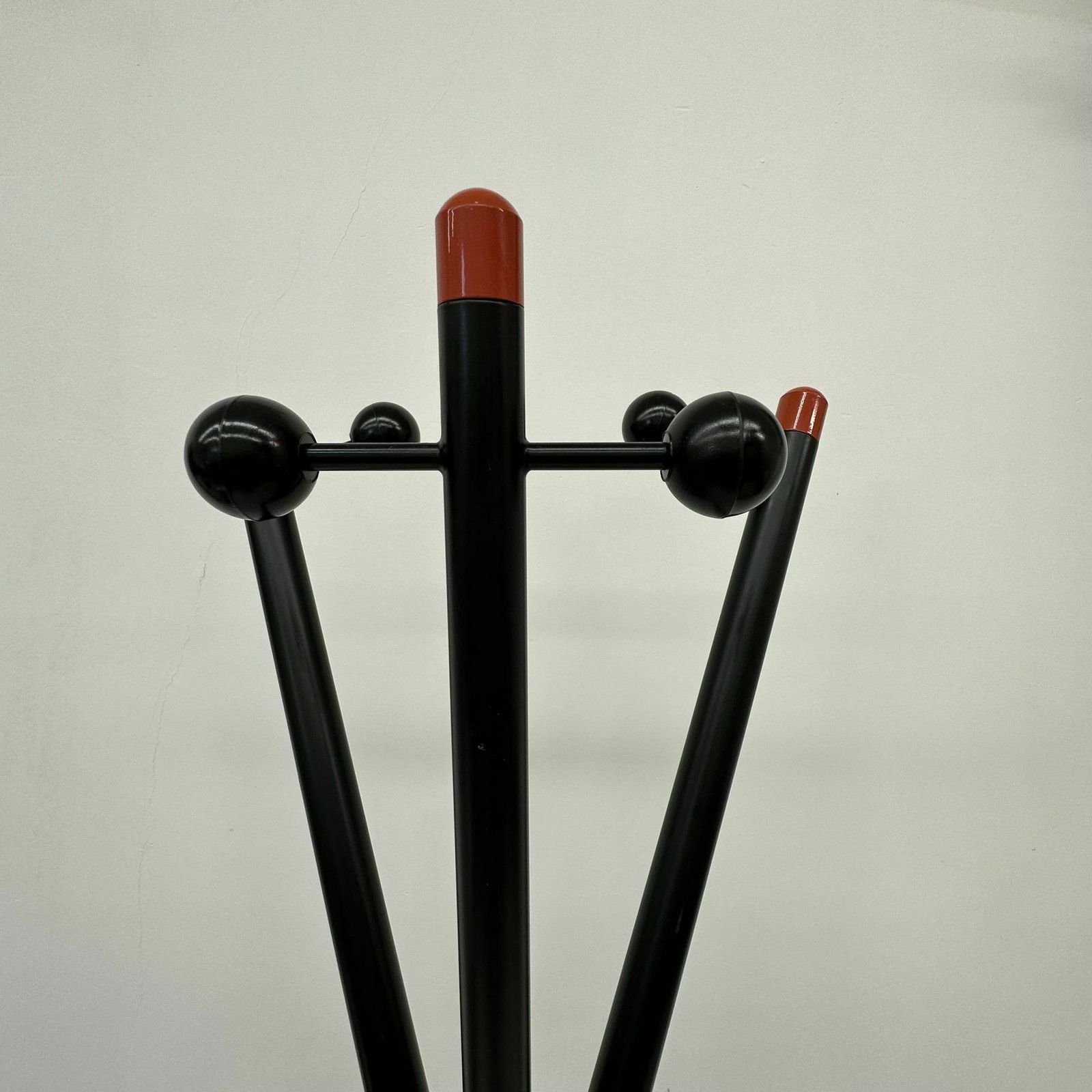 449.0 Memphis Design Tripod Coat Rack , 1980s photo