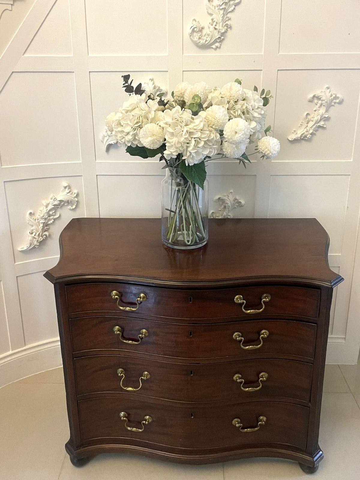 Outstanding Quality Antique 18th Century Mahogany Serpentine Chest Of Drawers photo vinterior