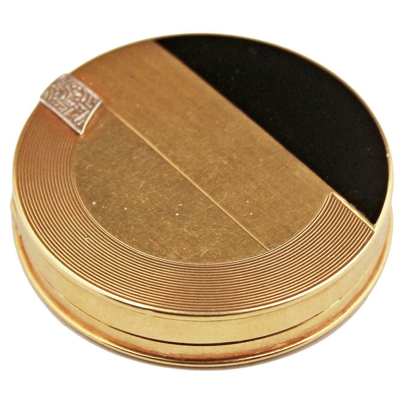 Art Déco French Hand Crafted 18 Karat Gold And Enamel Circular Pill/Snuff Box