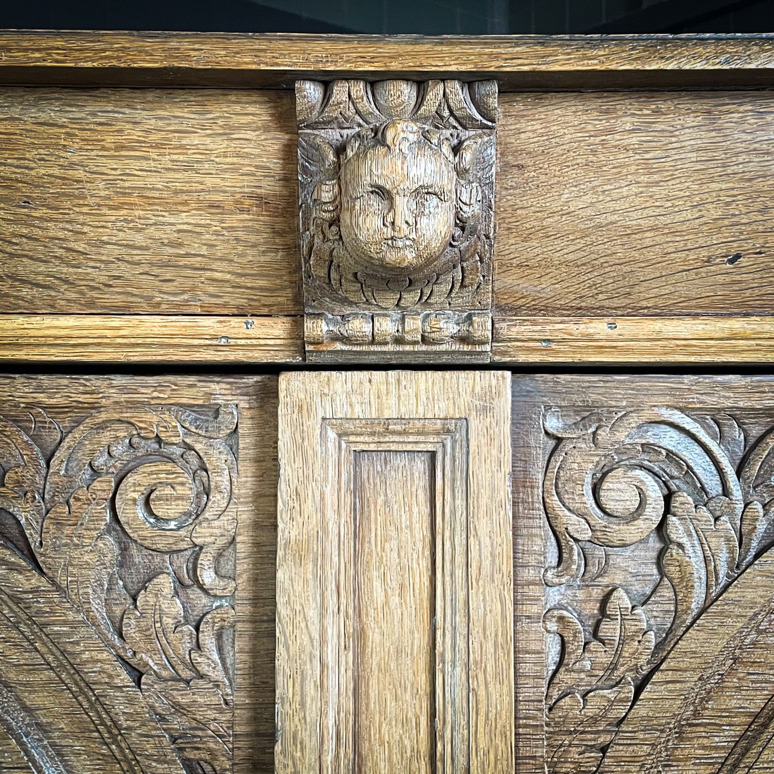 photo furniture Antique Oak Country Wardrobe – Germany, Circa 1680