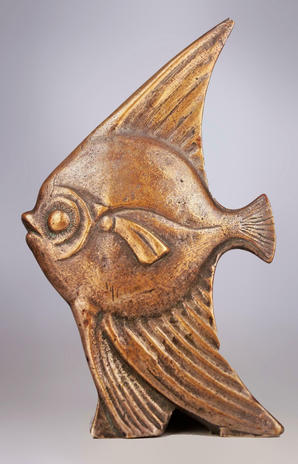 Early 20th Century Art Déco French Patinated Bronze Sculpture Of An Angel Fish photo for sale