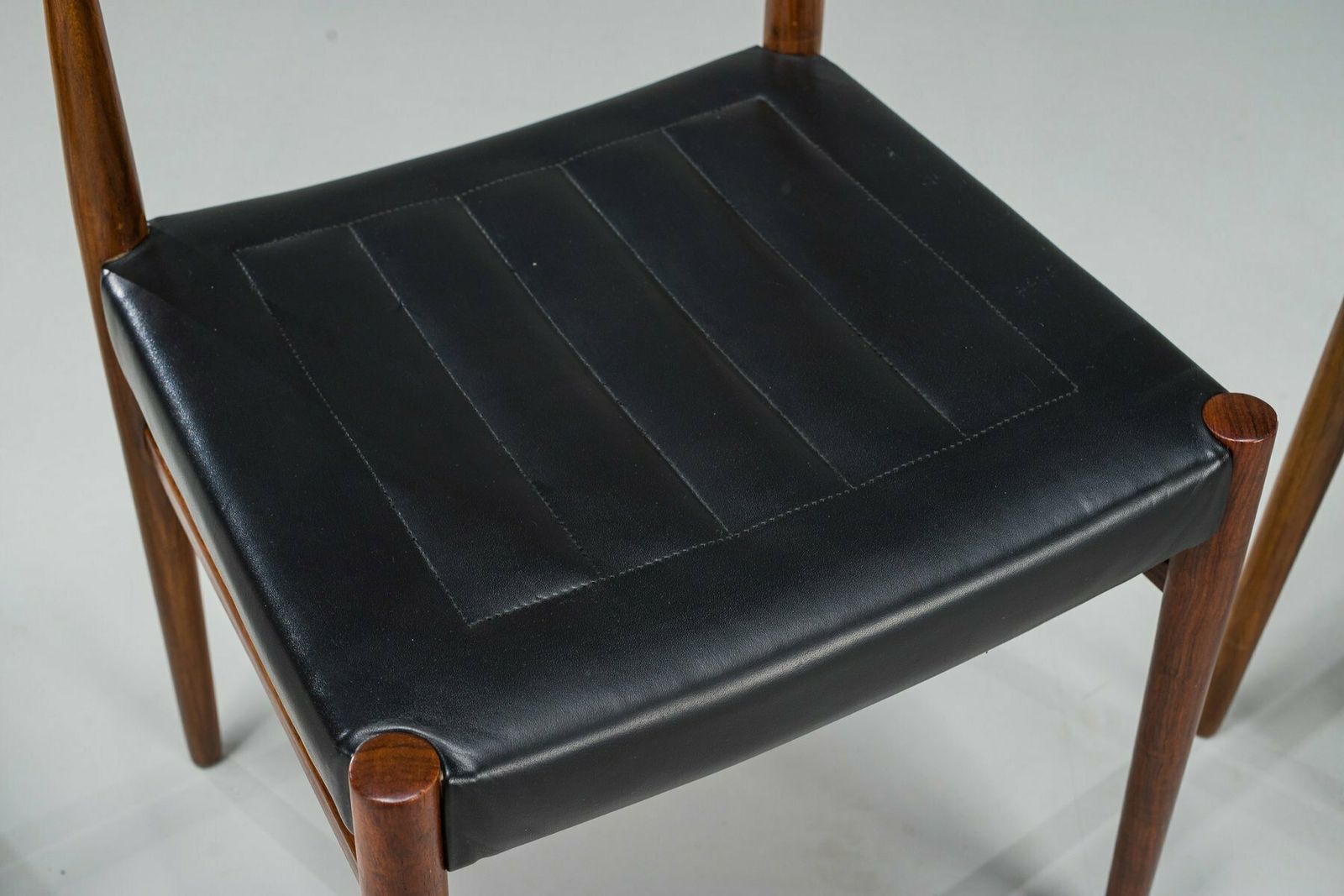 Mid Century Palisander Esszimmerstuhl Mit Lederbezug, 1950er, 4 . Set photo 1872.0