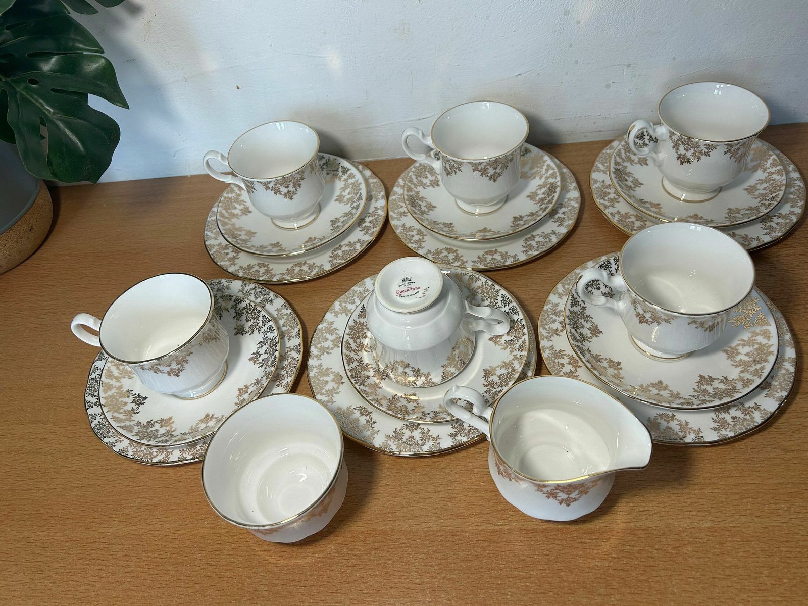 1950s Queen Anne Set Of Bone China Tea Set Made By Crown Regent Gold And White 20 Piece photo vintage