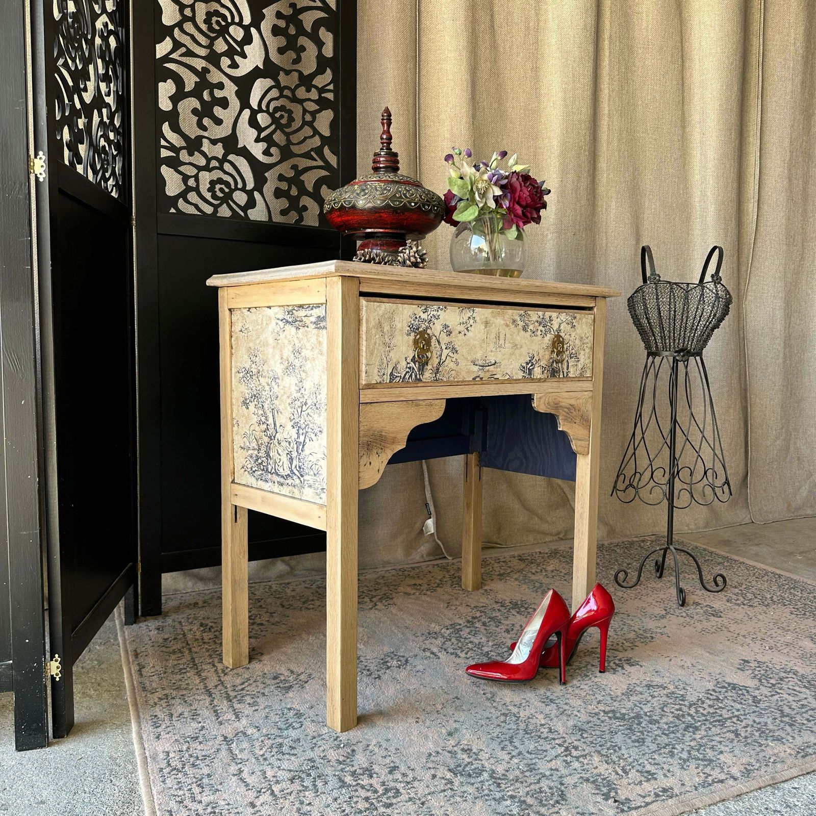 Solid Oak Console Table Toile De Jouy Decoupage photo 375.0