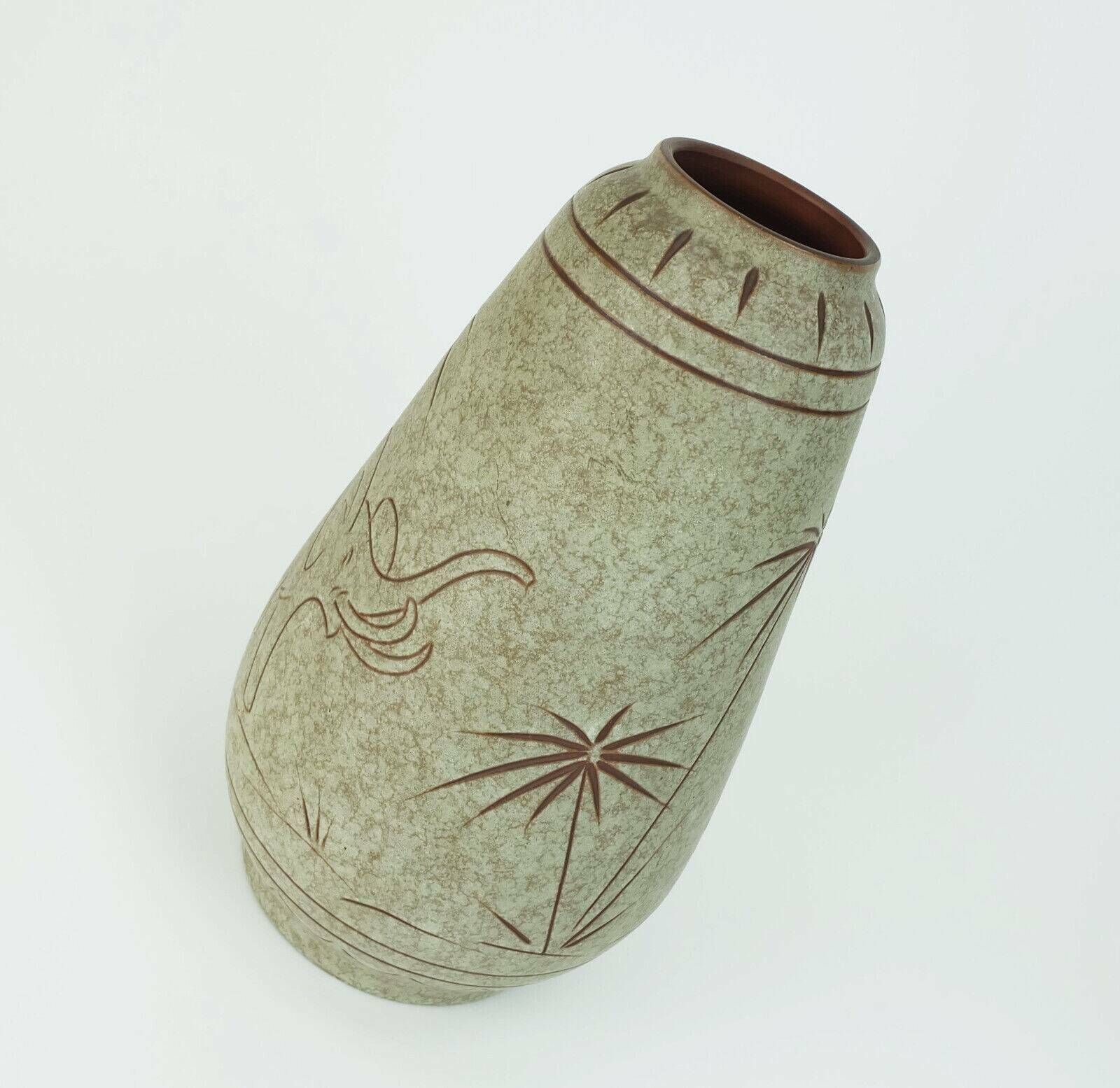 Early 1960s U Keramik Mid Century Ceramic Vase Model No. 137/30 Elephants And Palmtrees Decor photo Home Decor