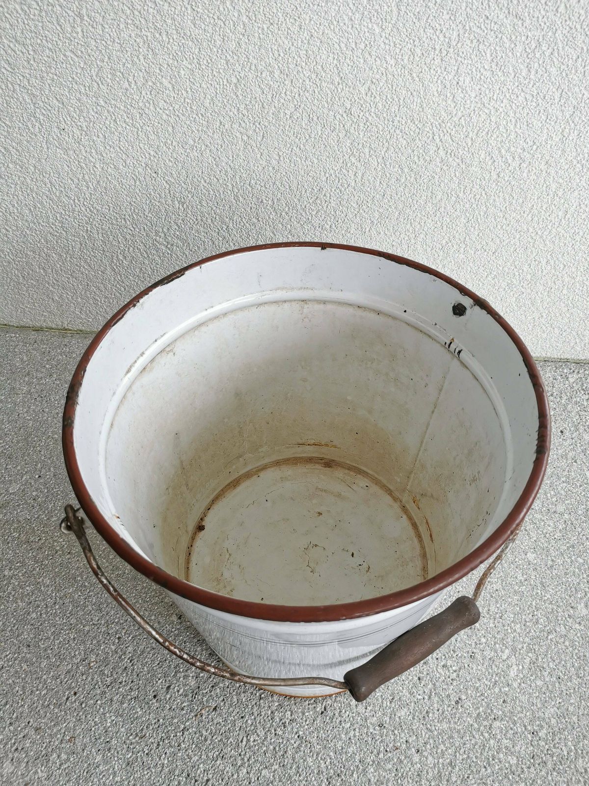 Vintage Large Enamel Buckets By Emo Celje / 1970s Yugoslavia / White Enamelware Planter With Wooden Handle photo vintage