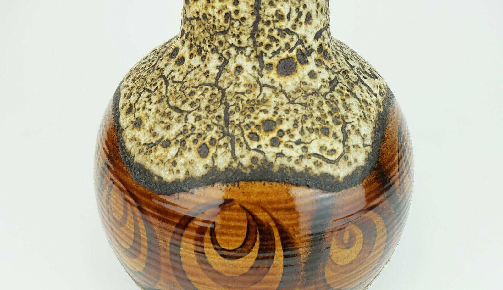 Mid Century Vaas Duemler & Breiden Wgp Fat Lava Squiggle Patroon Tinten Bruin En Beige Jaren 1960 photo vinterior