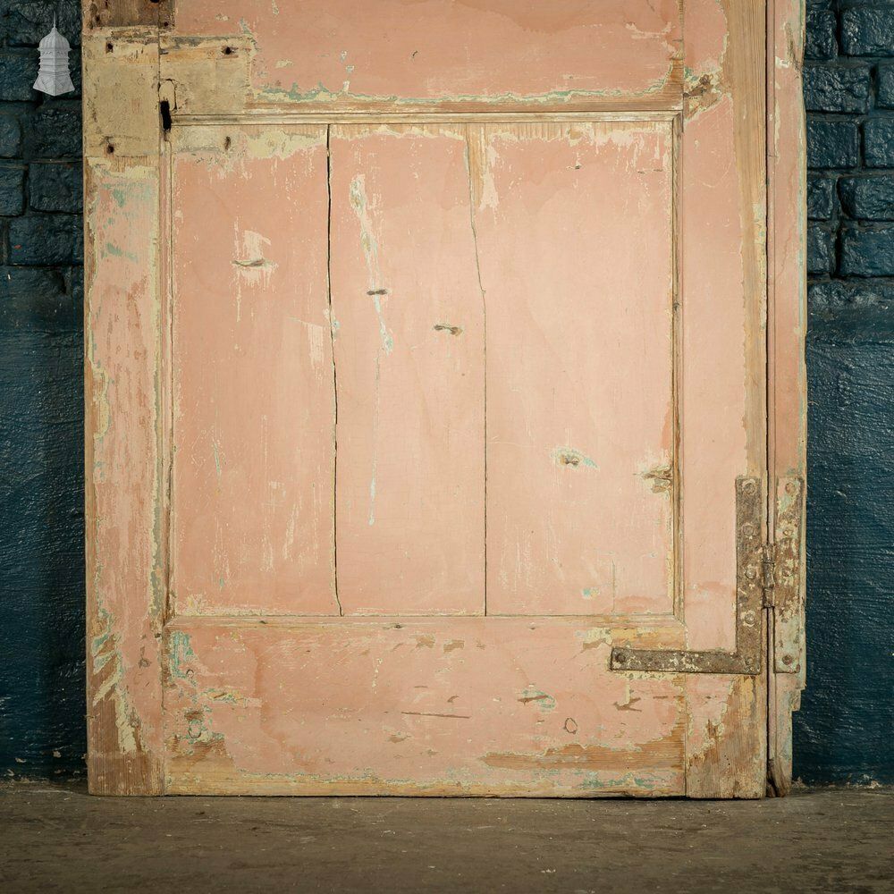 photo vinterior Pine Paneled Door, Distressed Paint Finish