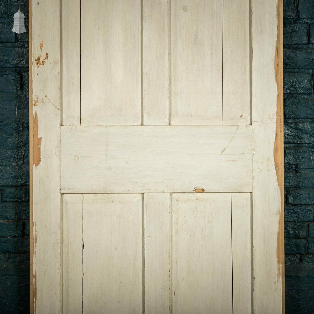 photo vinterior Pine Paneled Door, Moulded 6 Panel, White Painted