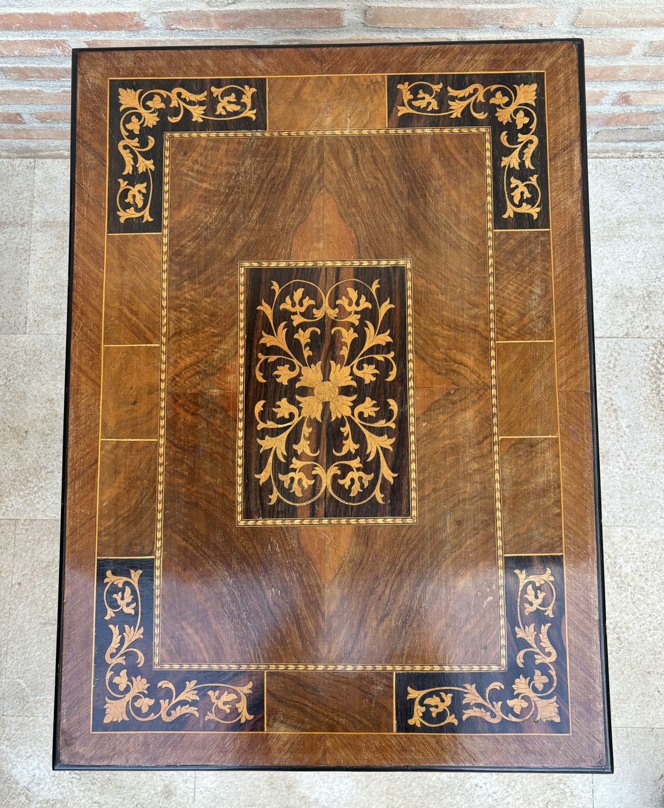 photo vinterior Spanish Early 19th Century Baroque Side Table With Lyre Legs And Marquetry Top