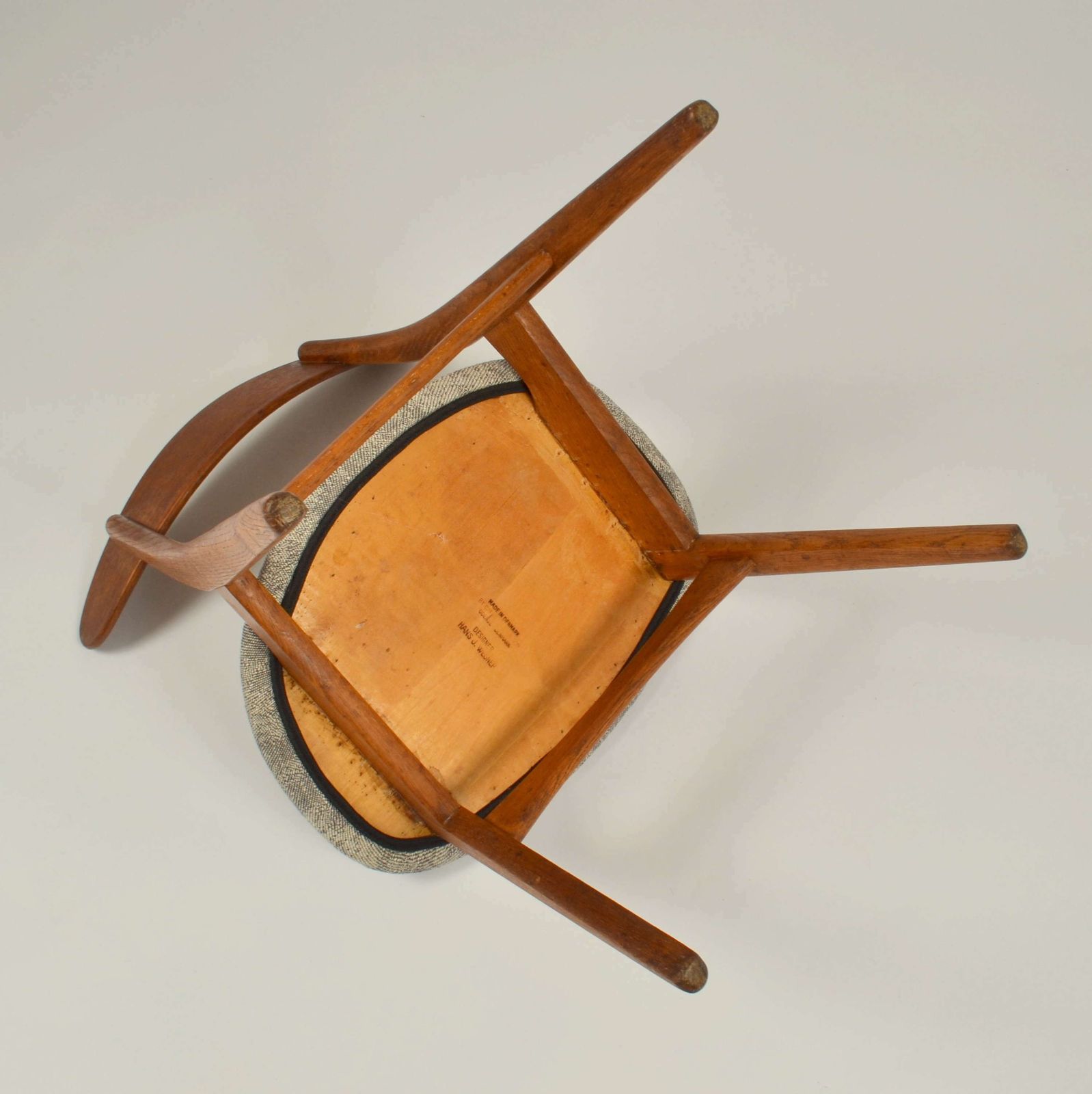 photo furniture Set Of Four Hans Wegner Dining Chairs Ch30 For Carl Hansen & Søn