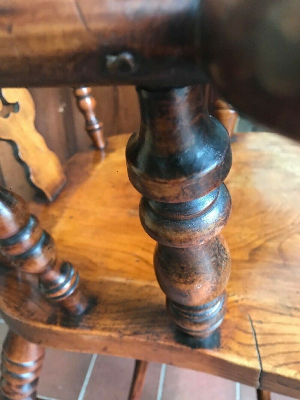 photo furniture 1880s Windsor Yew Broad Arm Chair