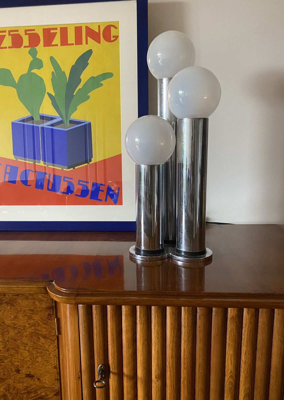 Hollywood Regency 3 Lights Metal And Opaline Glass Table Lamp, Lama, Italy 1970s photo vintage