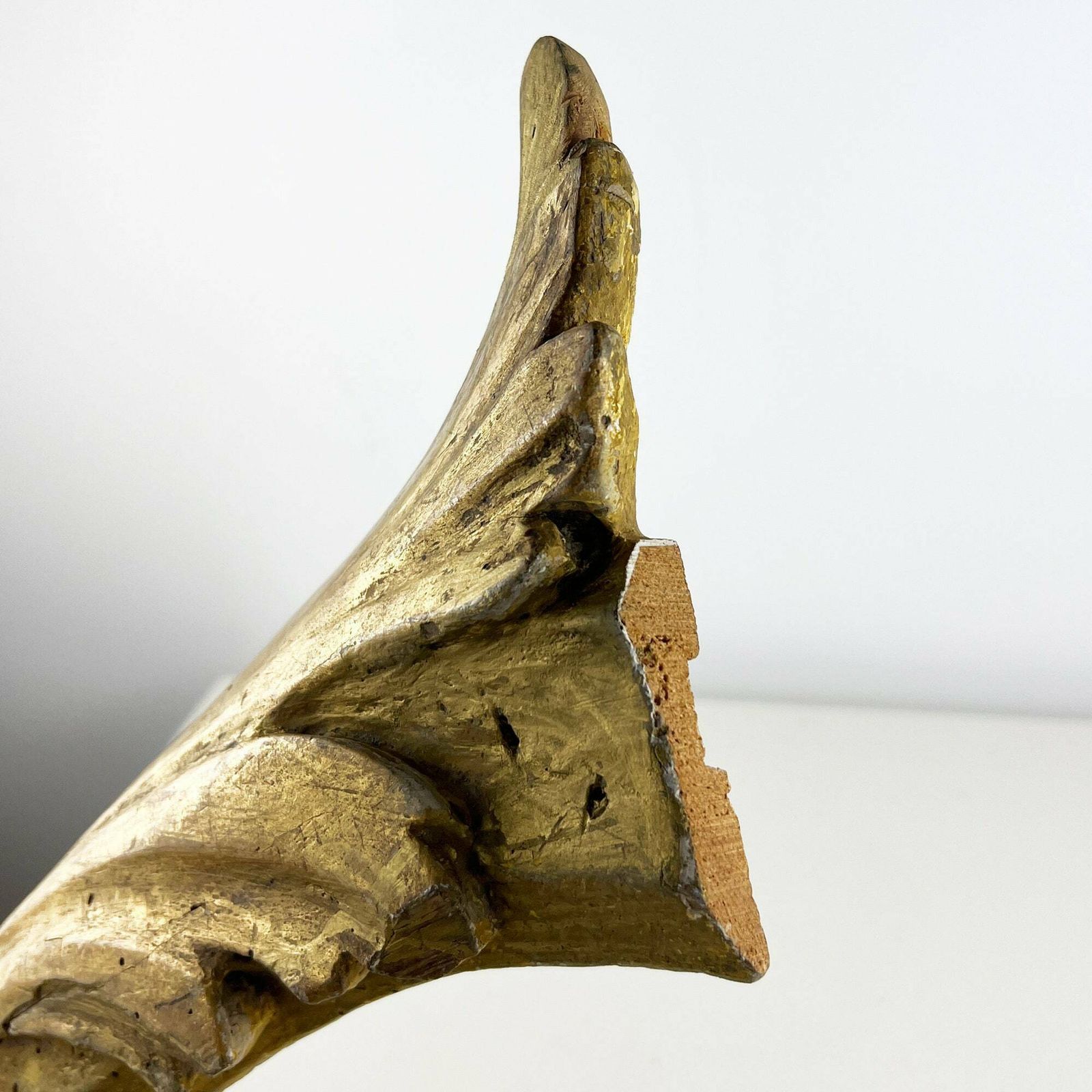 Antiek Verguld Houten Snijwerkfragment, 19e Eeuw – Architecturaal Sloopmateriaal, Italiaans Decoratiestuk photo Kunst