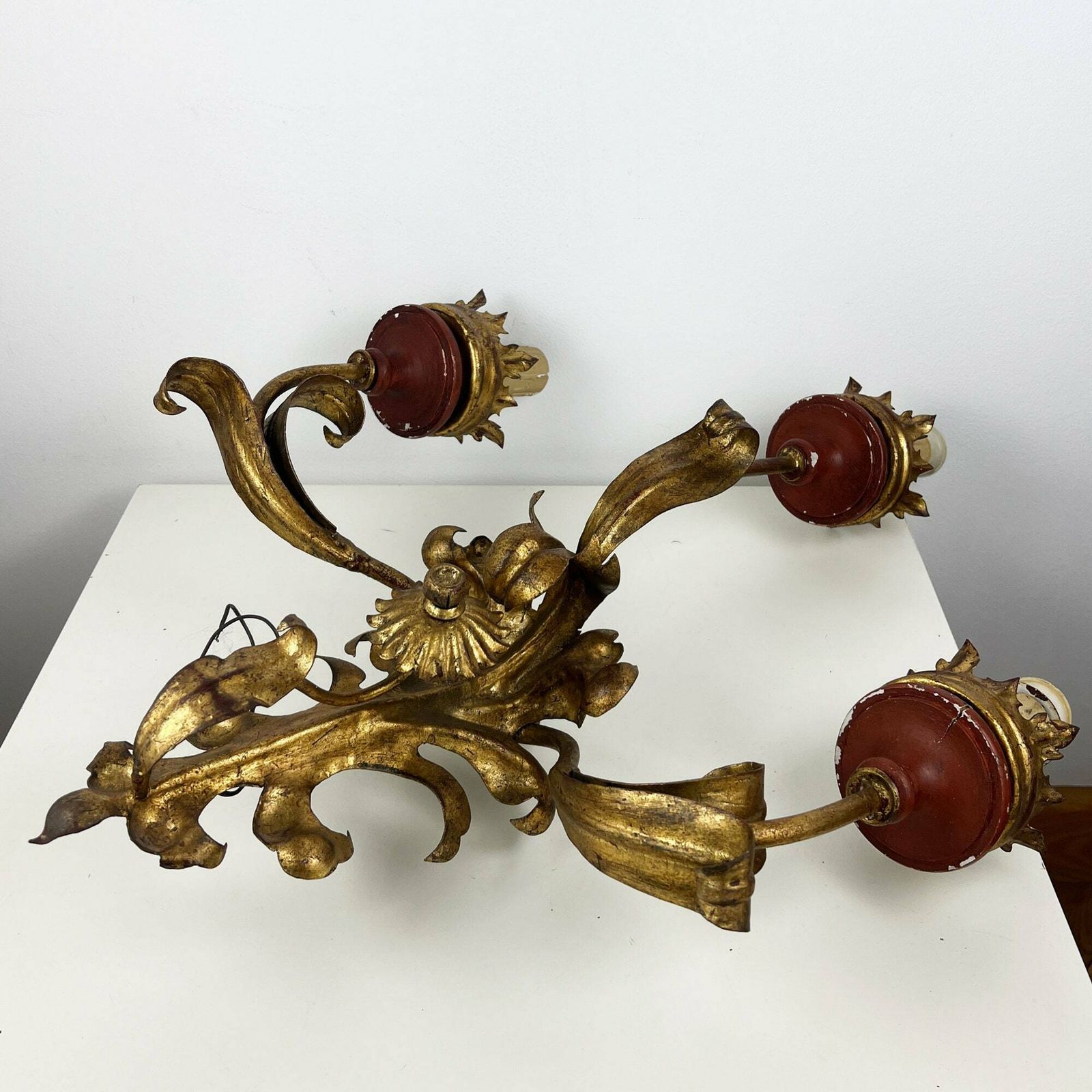 Antique Tole Sconce, Large Italian Gilt Tole Wall Lamp, Florentine Wall Sconce photo vinterior