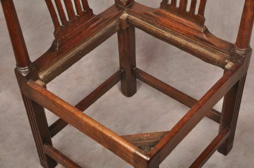 Furniture Https://Www.Sellingantiques.Co.Uk/1061716/Fine 18th Century Corner Chair photo