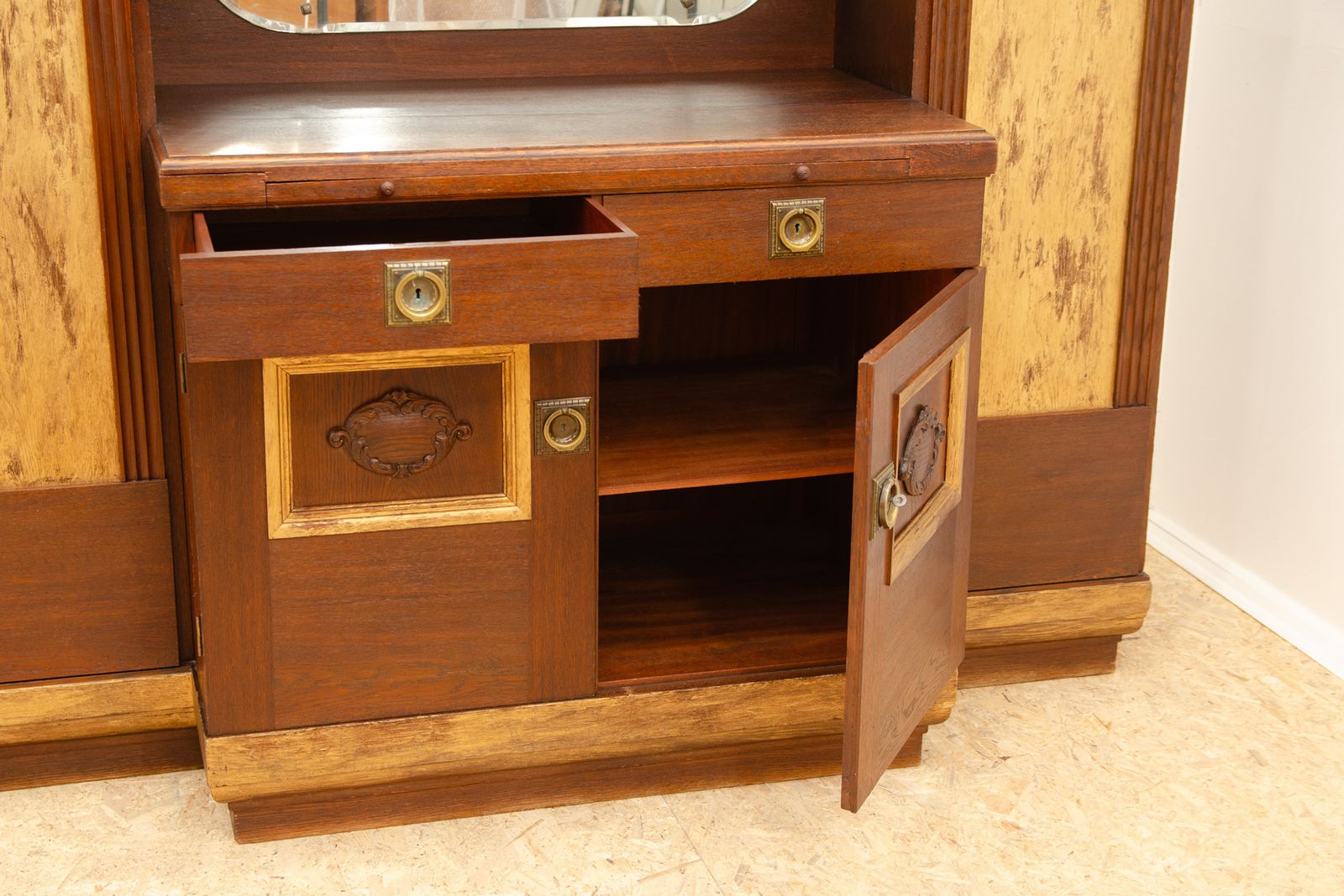 1318.0 Groot Art Nouveau Dressoir, 1915, Oostenrijk Hongarije photo