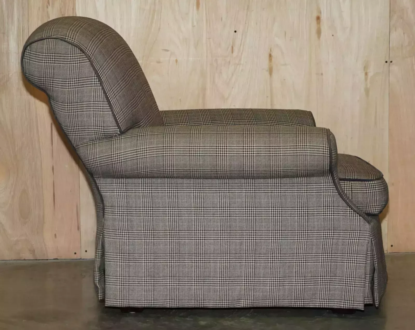 Furniture Pair Of Stunning Extra Large Ralph Lauren Armchairs In Scottish Tartan Fabric photo