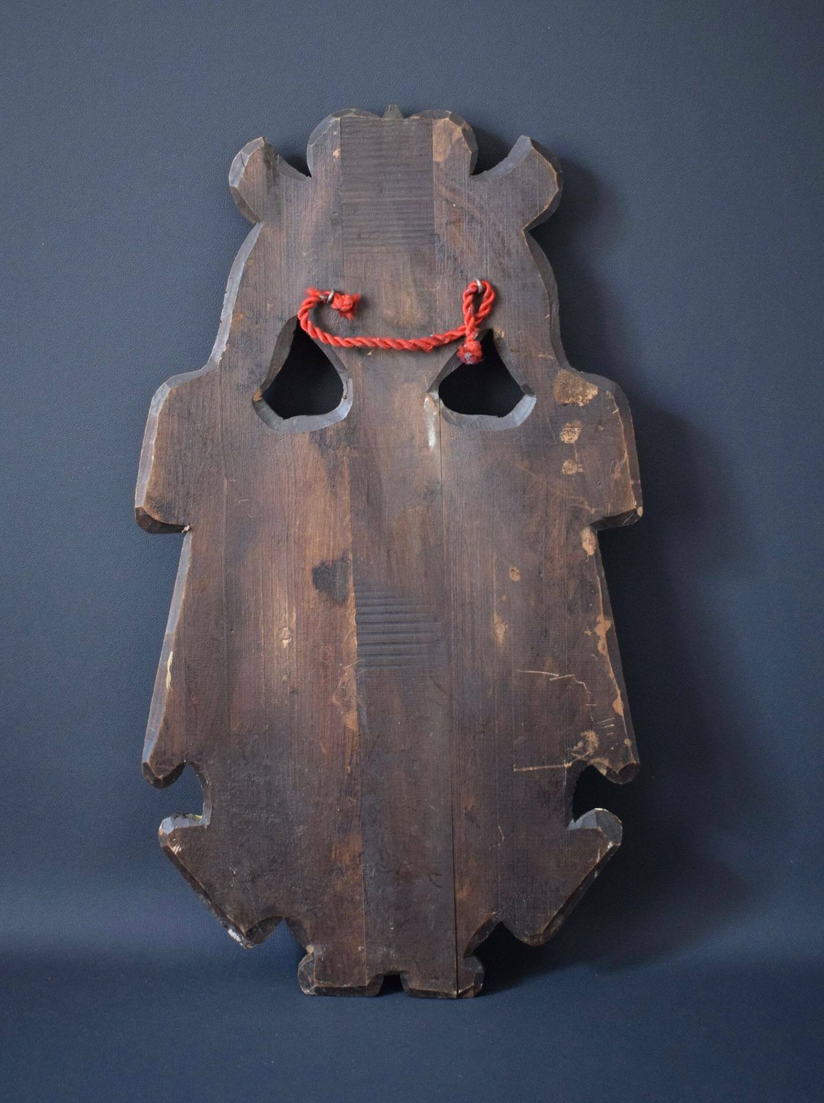photo furniture Antique Carved And Painted Wood Wall Coat Of Arms Crest