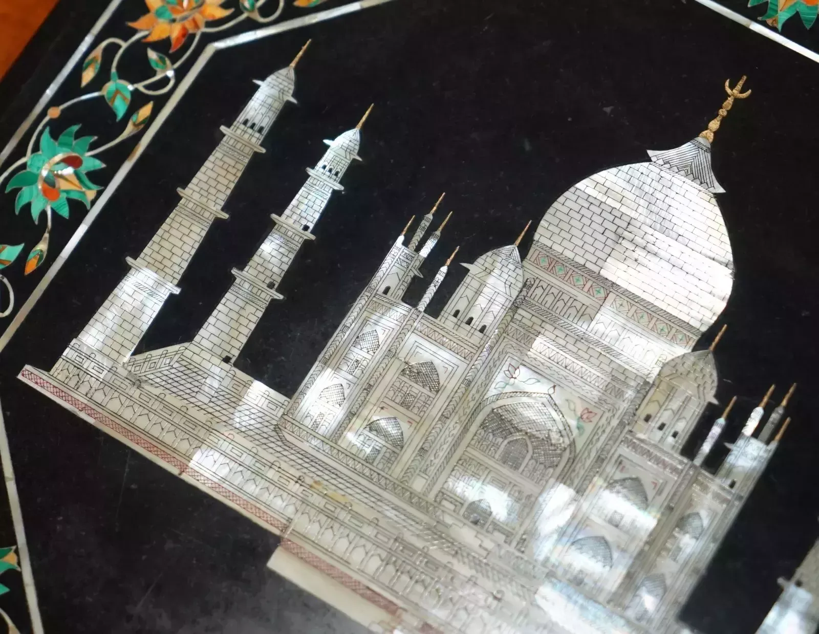 Exquisite Pietra Dura Marble & Mother Of Pearl Table Top Depicting The Taj Mahal photo 450.0