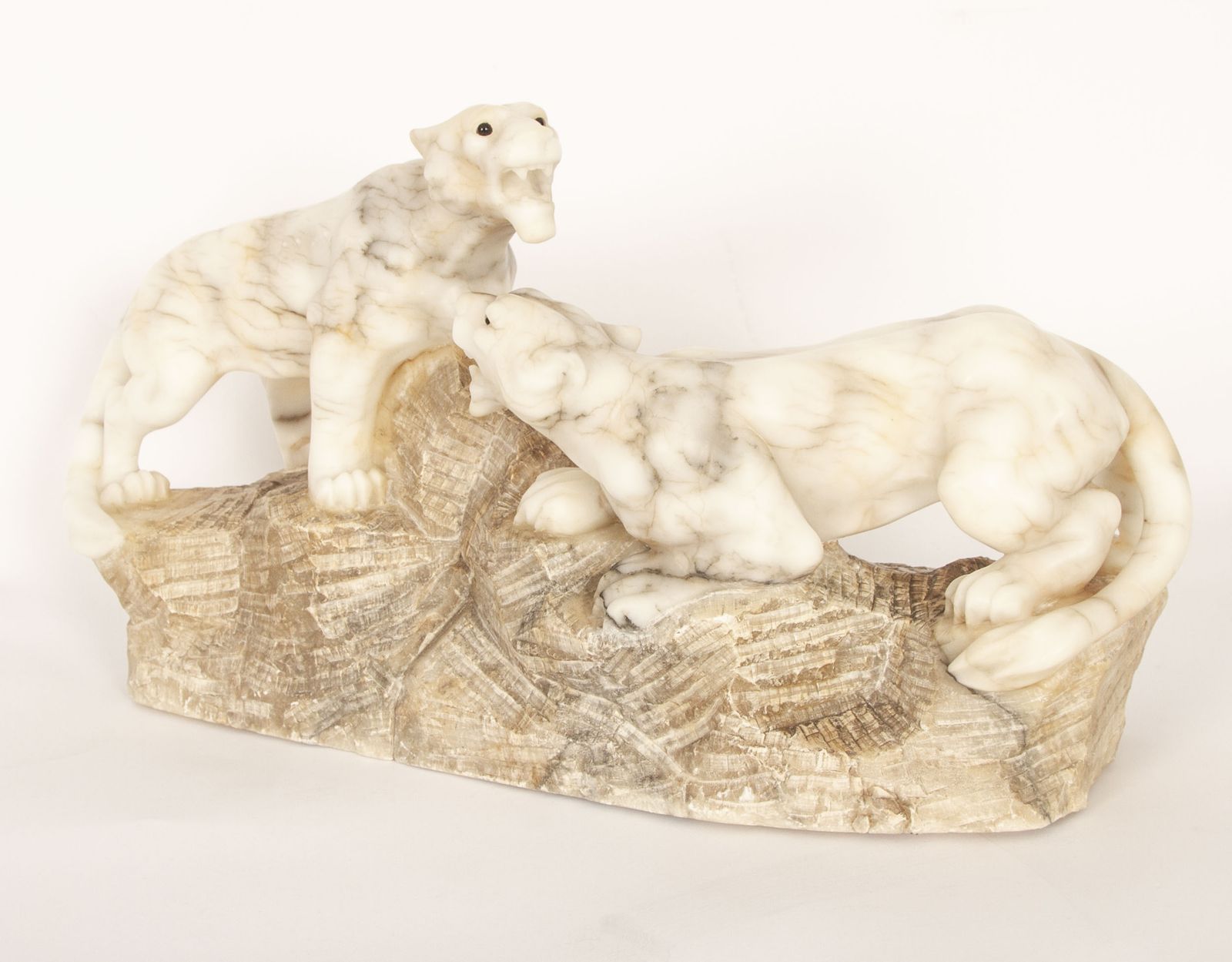 photo vintage Art Deco Alabaster Sculpture Of A Pair Of Lioness  C1920