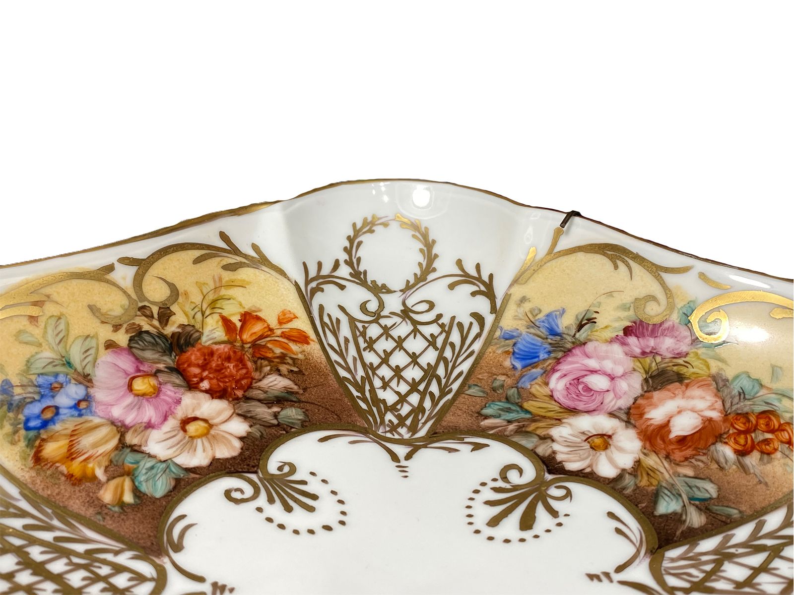 photo furniture Exquisite Limoges Hand Painted Floral Gilded Plate – Antique French Elegance 22 Centimeters Wide