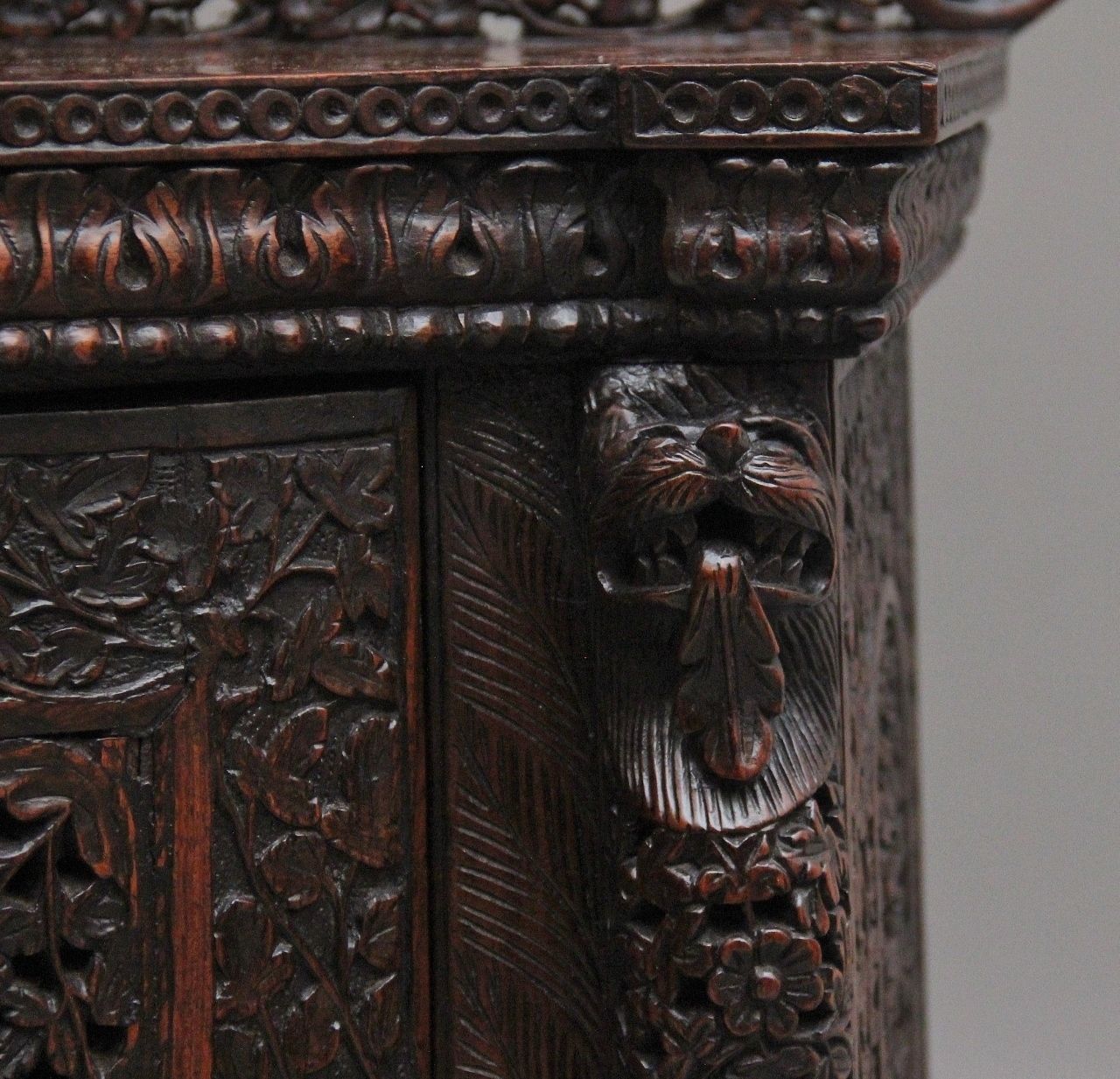 photo vintage A Superb Quality 19th Century Anglo Indian Cabinet